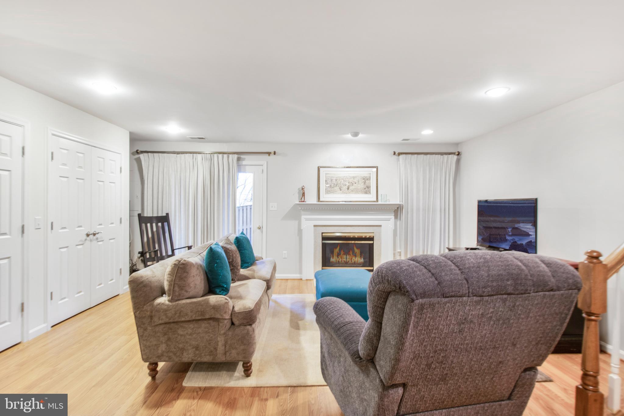 FALLSWOOD COURT - Residential