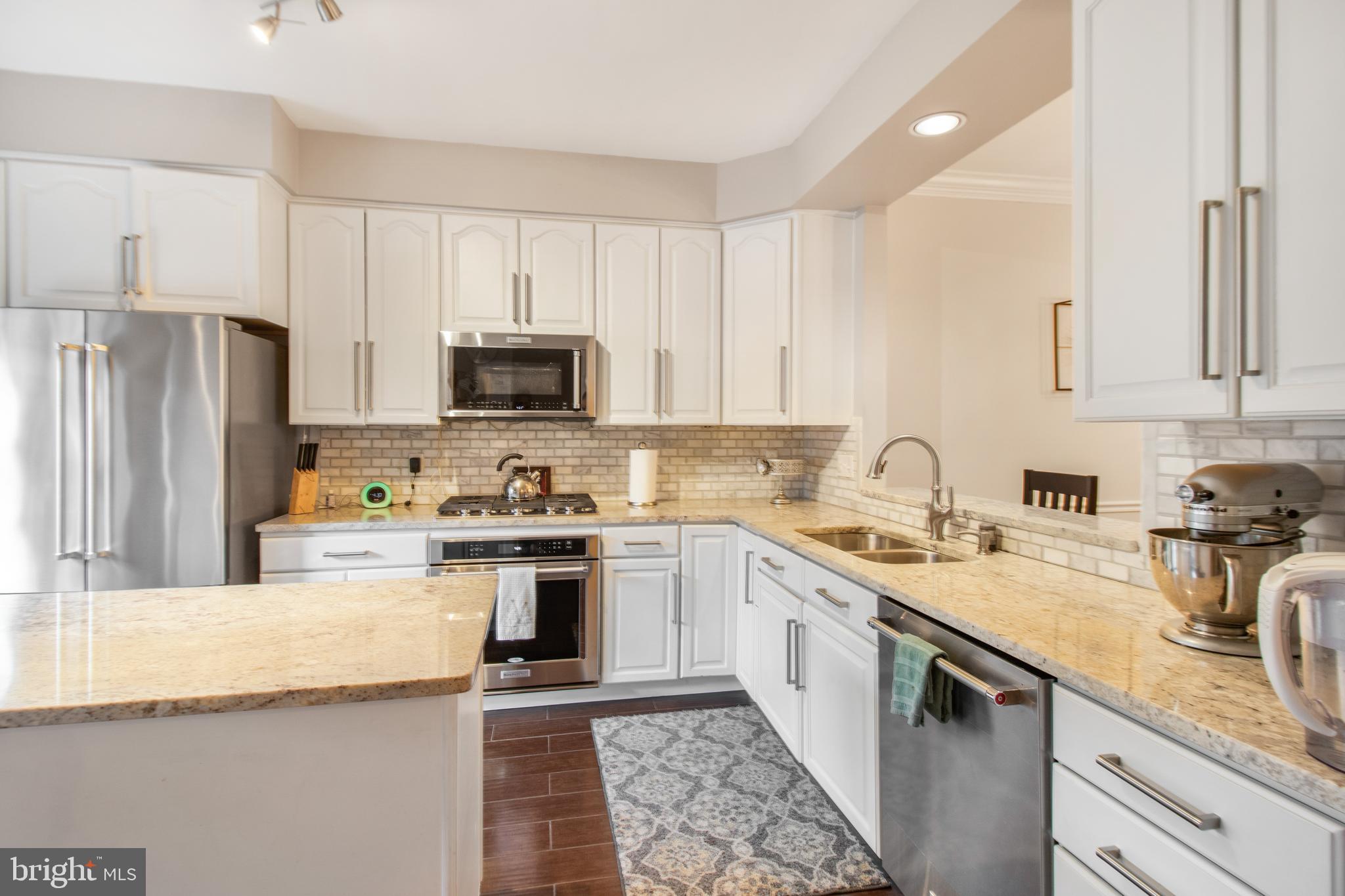 FALLSWOOD COURT - Residential