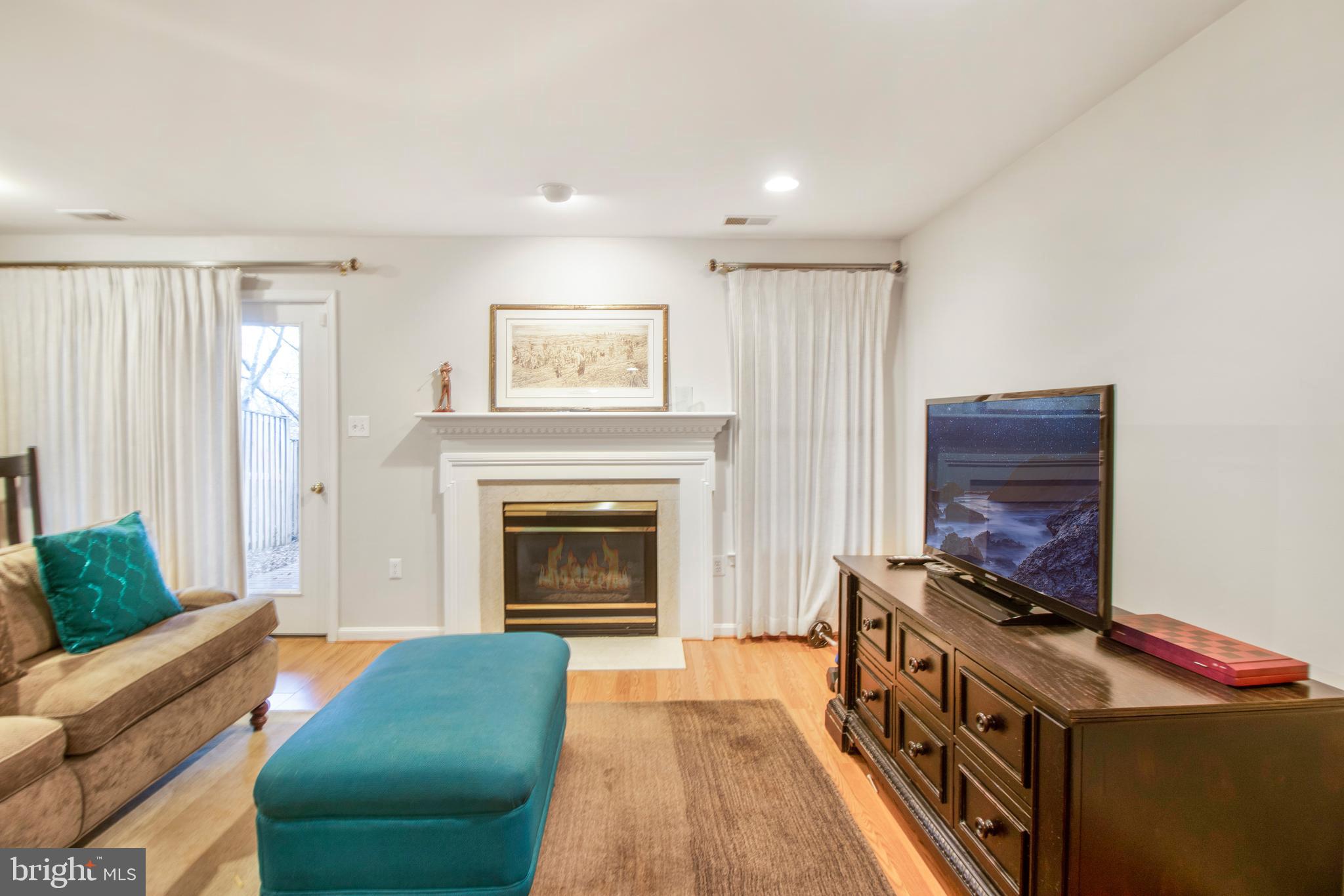 FALLSWOOD COURT - Residential