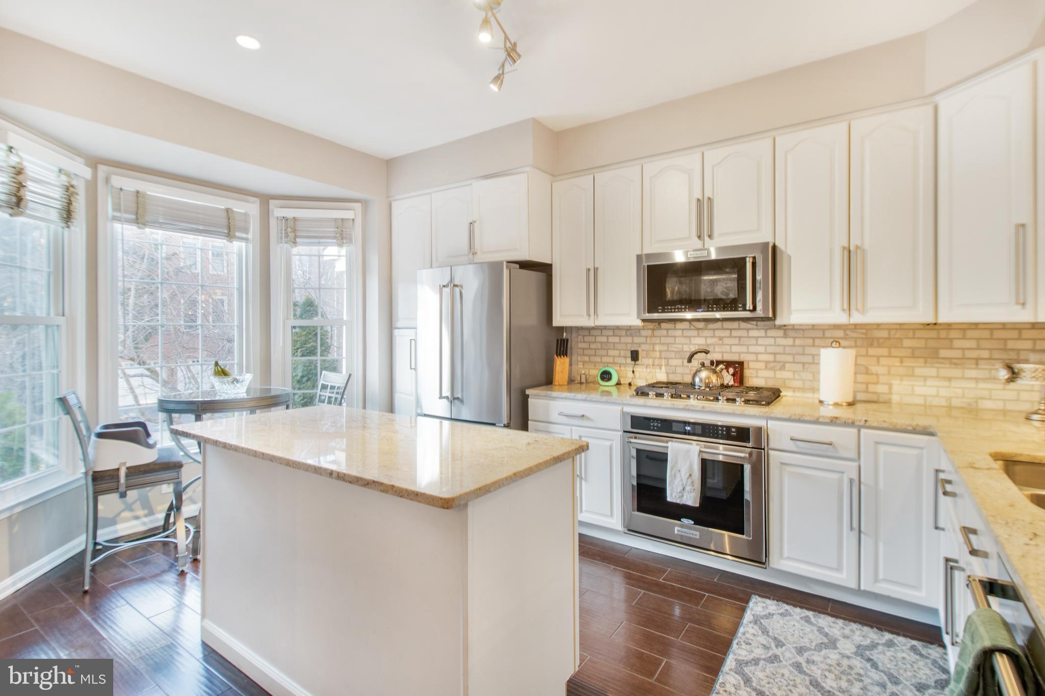 FALLSWOOD COURT - Residential