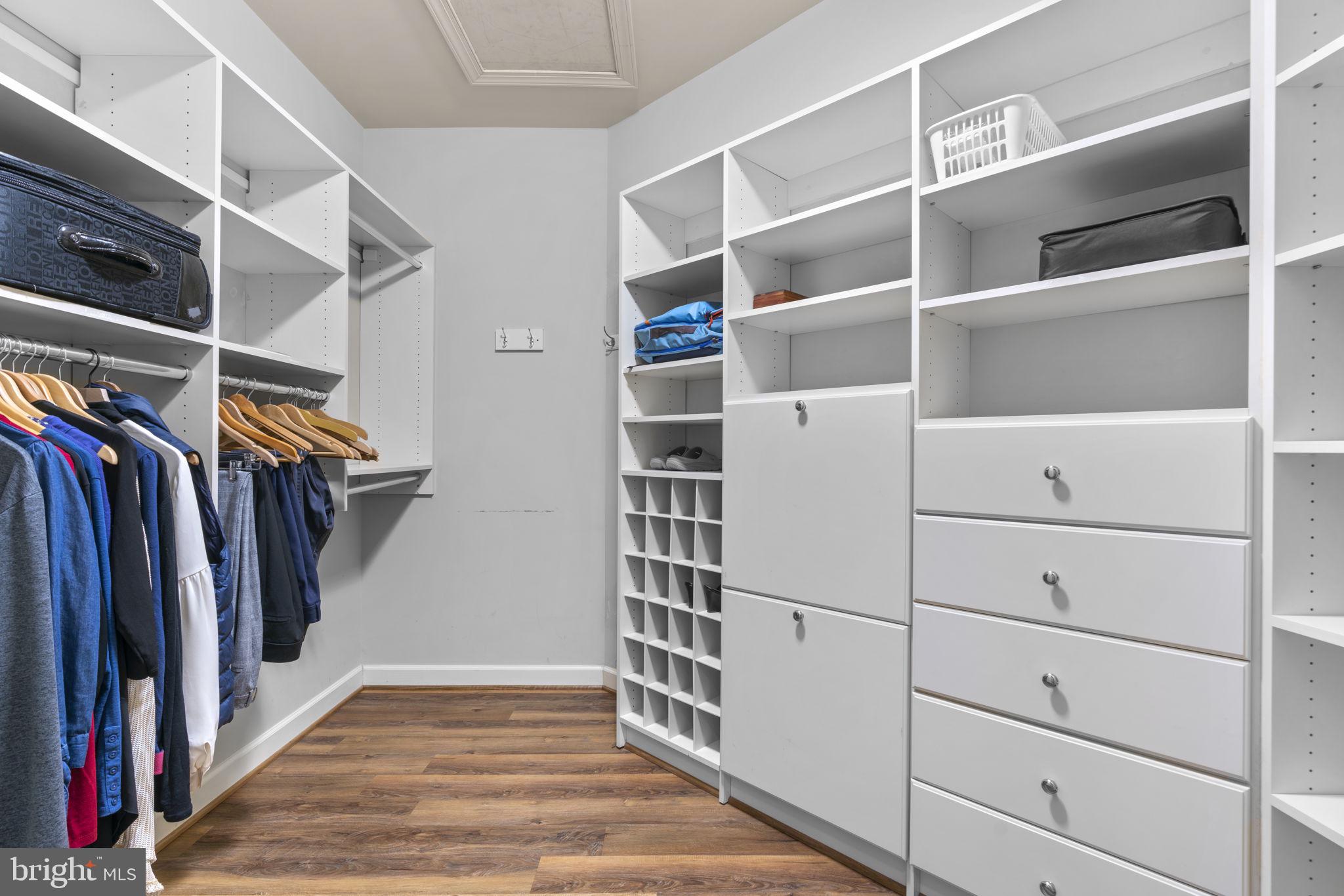 HAWKSFIELD ESTATES - Residential