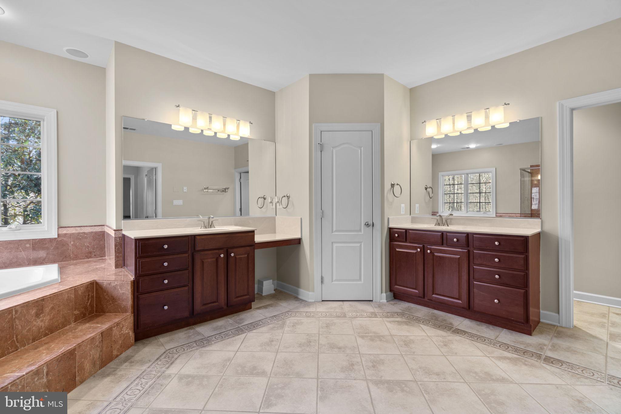 HAWKSFIELD ESTATES - Residential