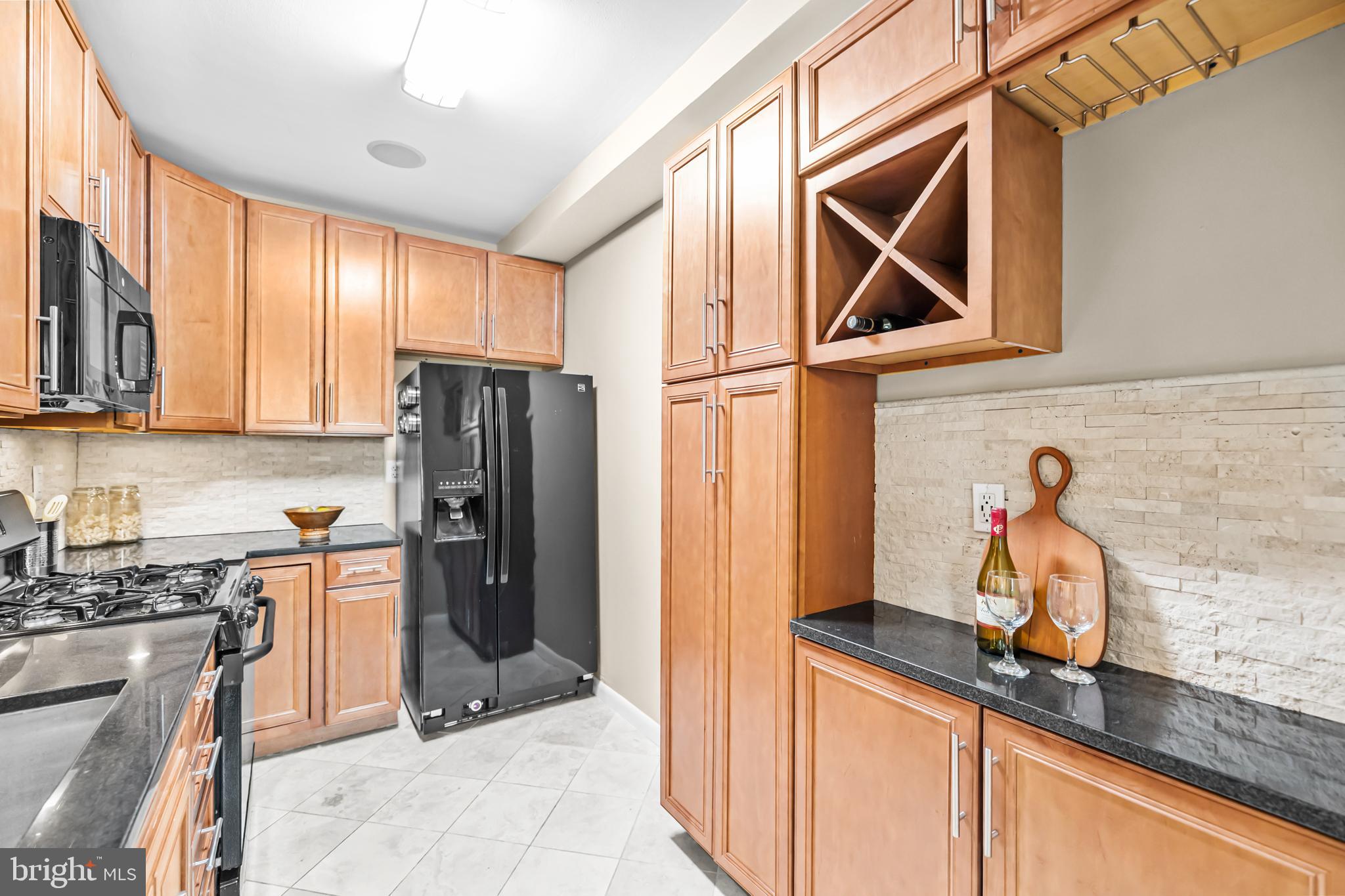 COLUMBIA KNOLL - Residential