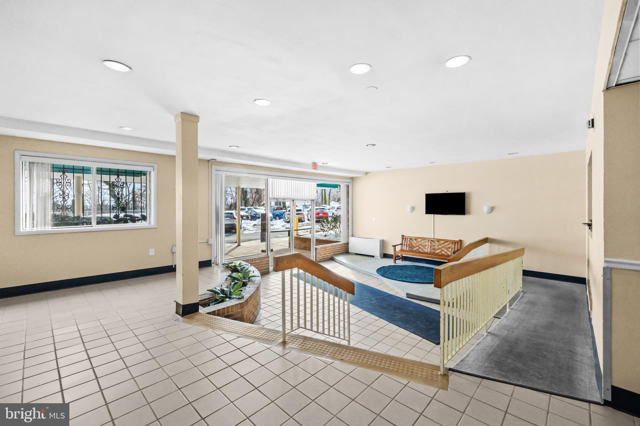 COLUMBIA KNOLL - Residential