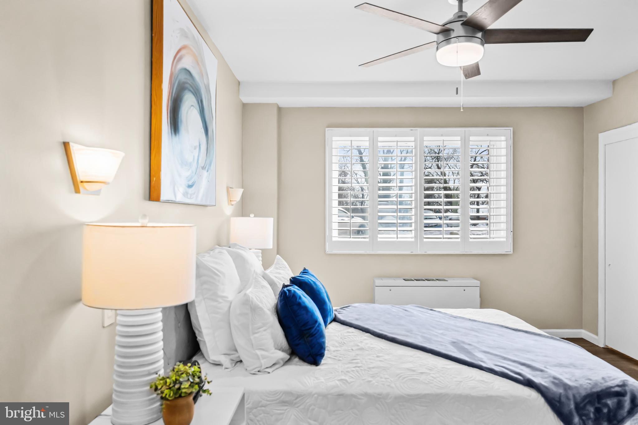 COLUMBIA KNOLL - Residential