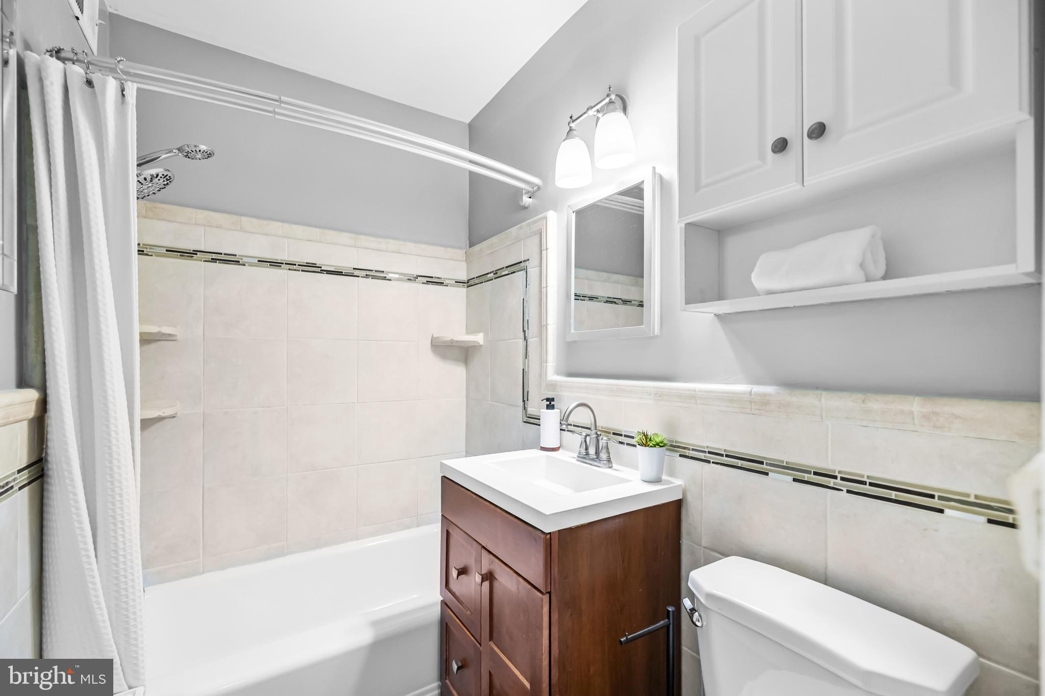 COLUMBIA KNOLL - Residential