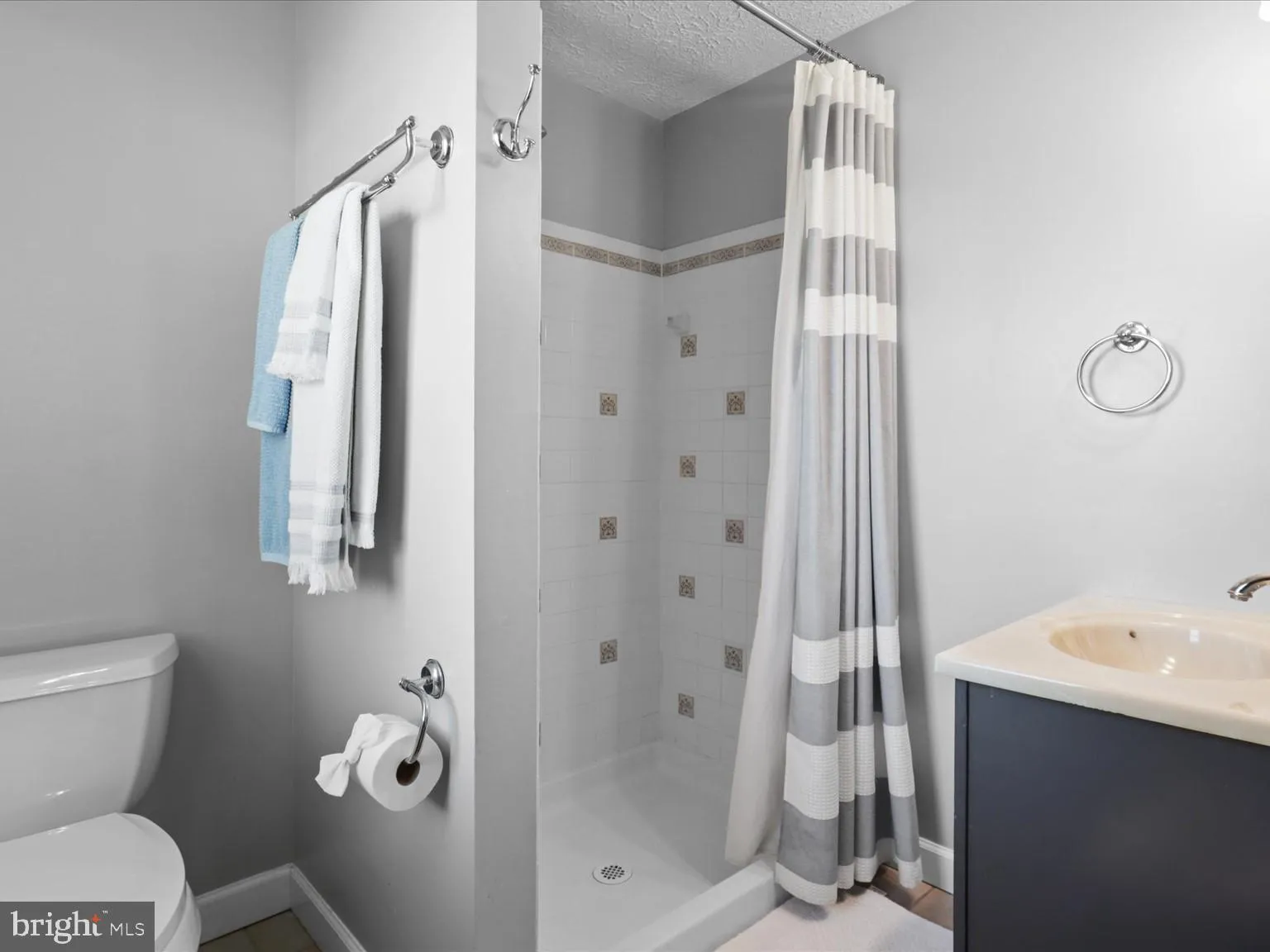 Marshall, Virginia 20115, United States, 5 Bedrooms Bedrooms, ,3 BathroomsBathrooms,Residential,Coming Soon,234718