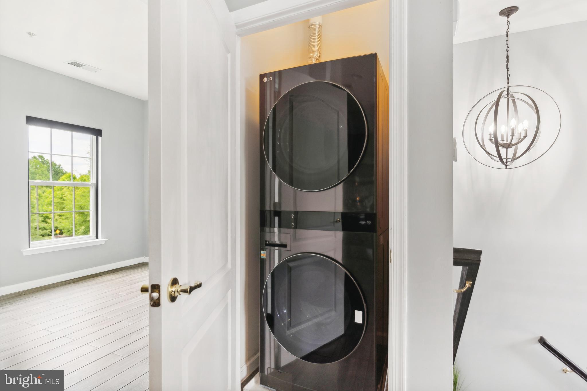 GATEWAY COMMONS - Residential Lease