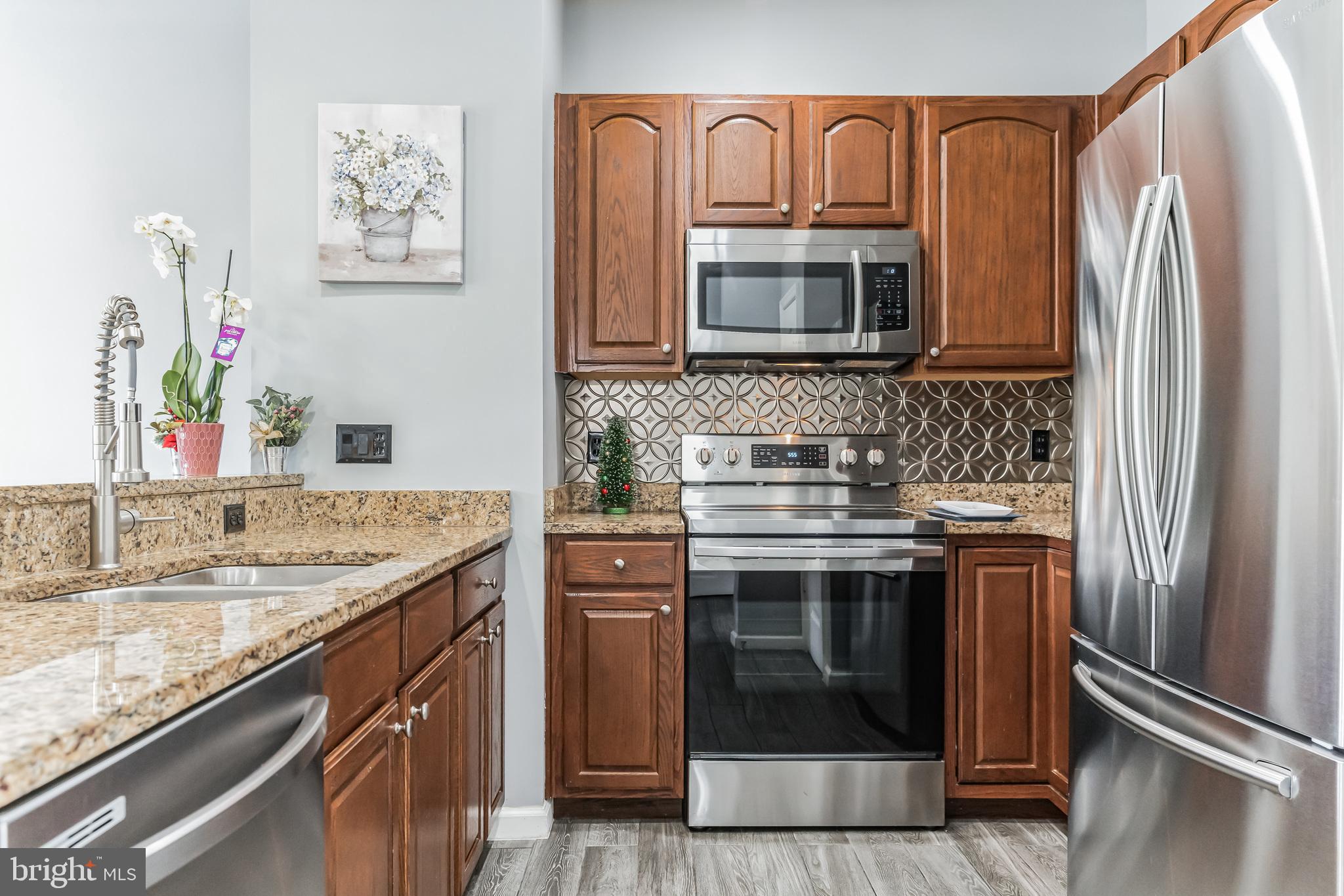 GATEWAY COMMONS - Residential Lease