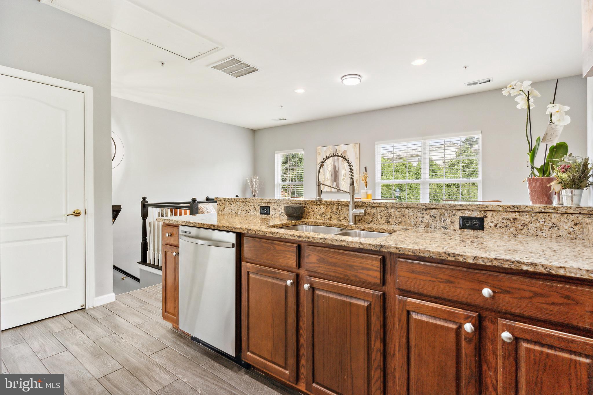 GATEWAY COMMONS - Residential Lease