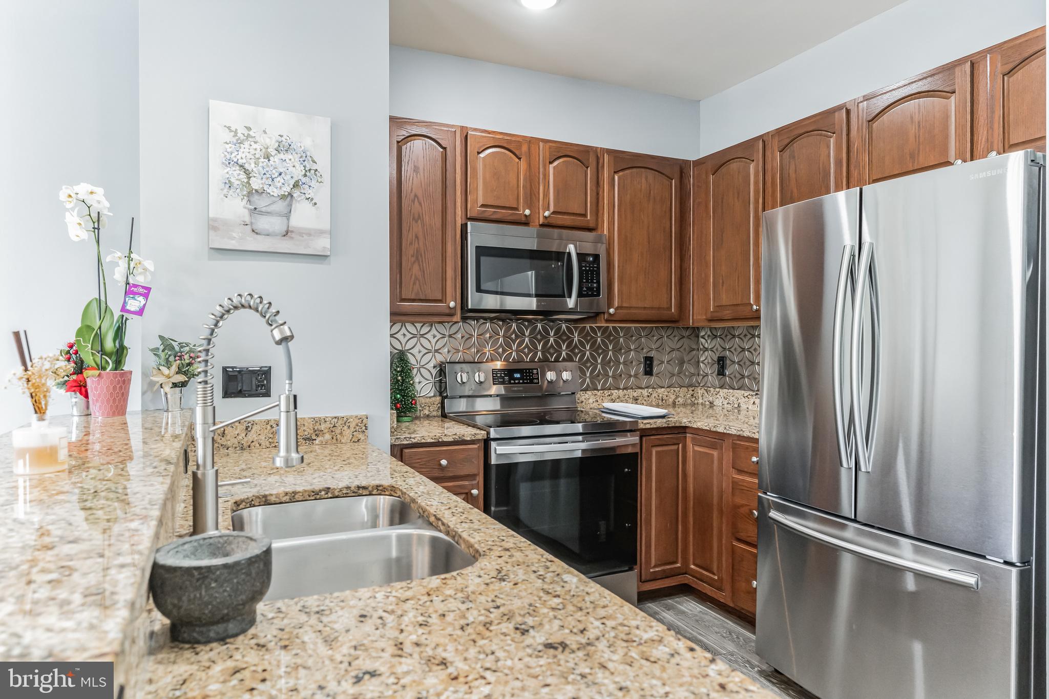 GATEWAY COMMONS - Residential Lease