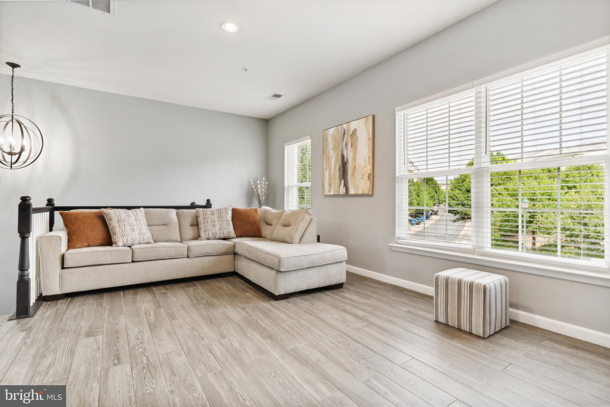 GATEWAY COMMONS - Residential Lease