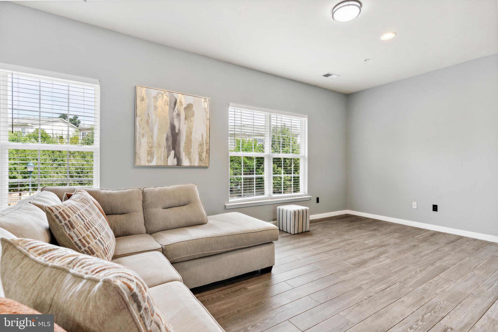 GATEWAY COMMONS - Residential Lease