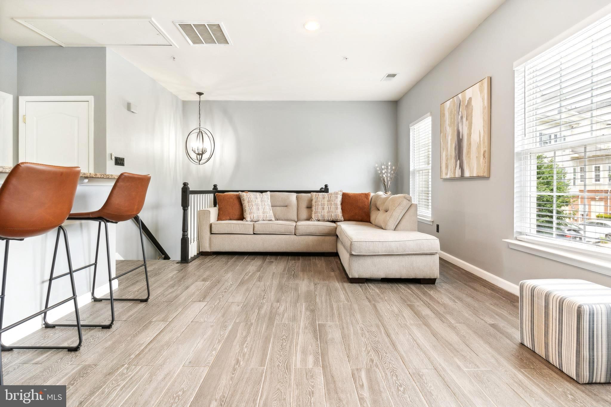 GATEWAY COMMONS - Residential Lease