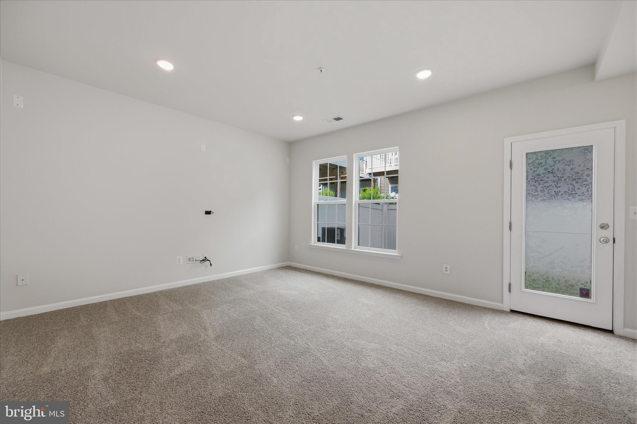 2708 WESSEX CIRCLE