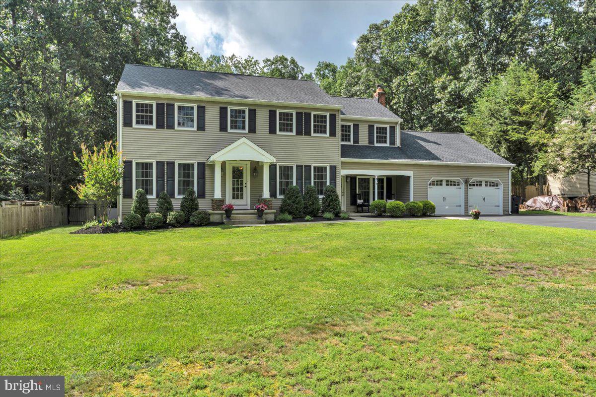 8 STONEHENGE DRIVE