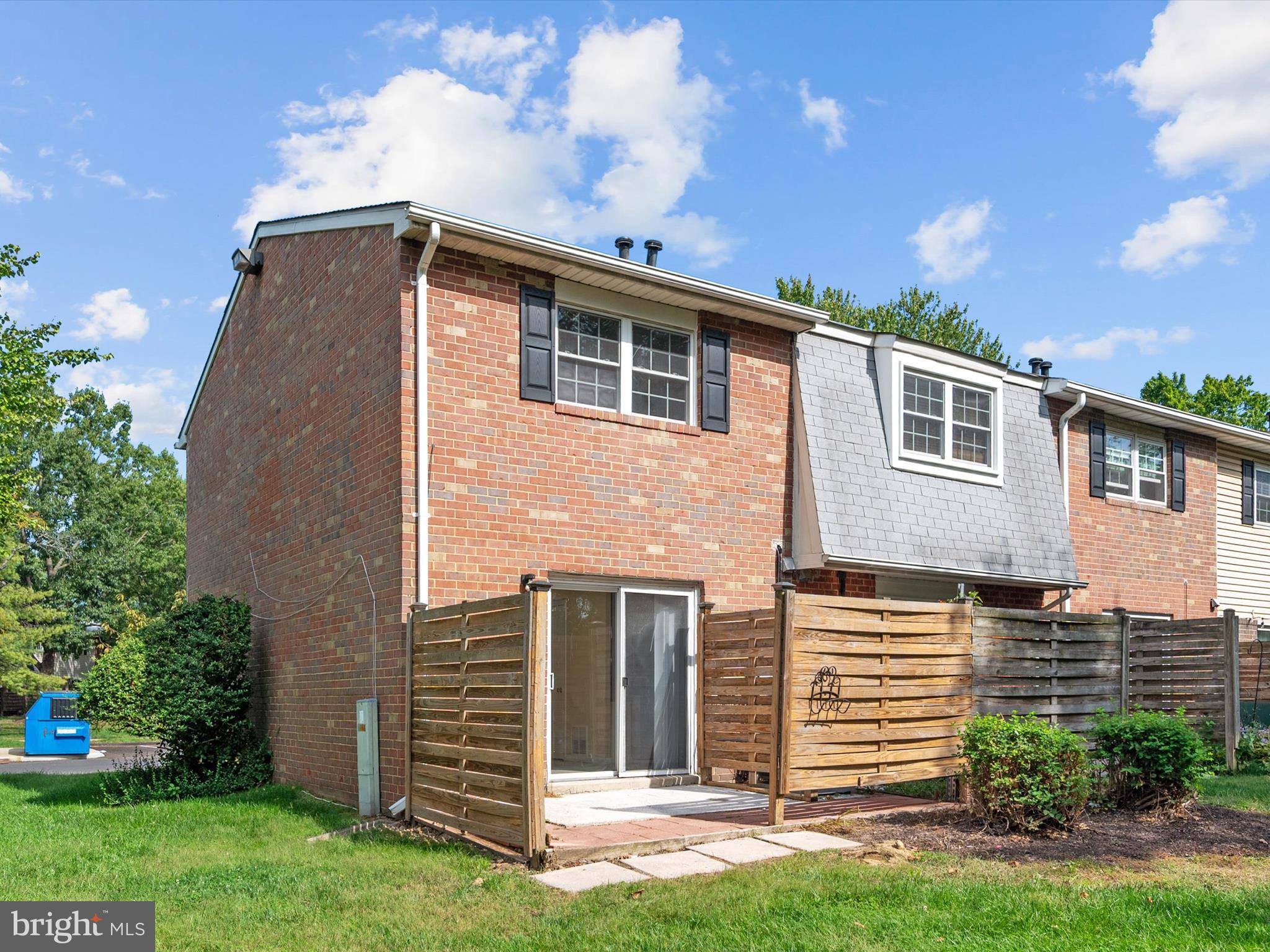 SUSSEX SQUARE CONDO - Residential