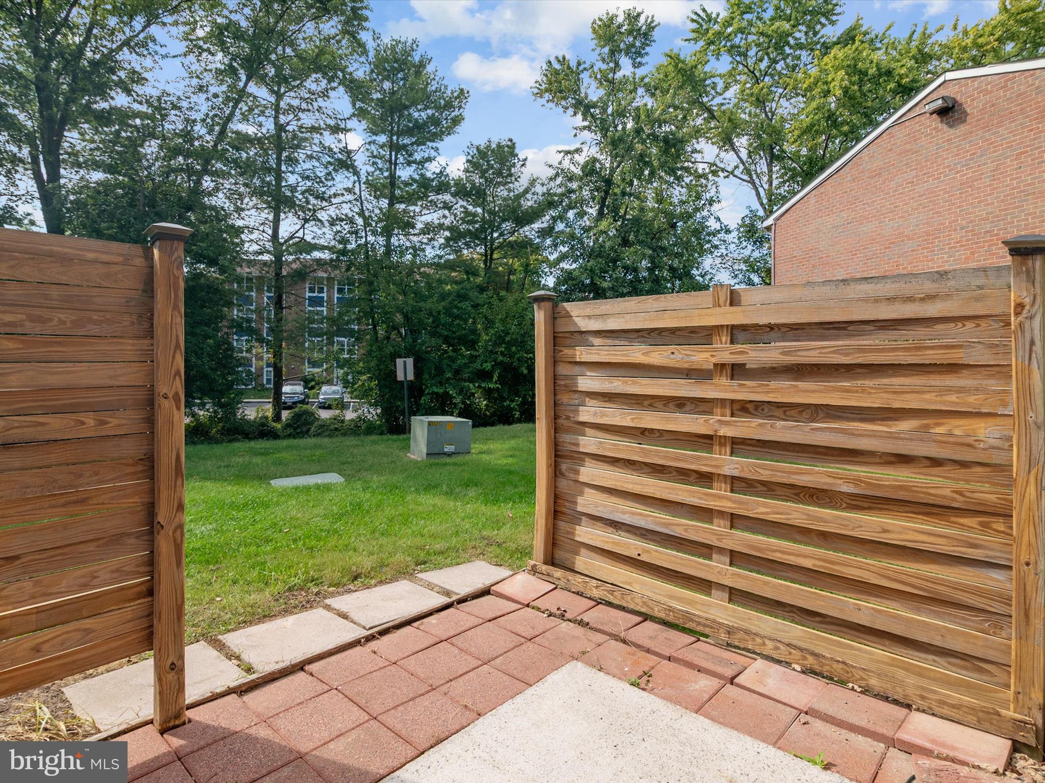 SUSSEX SQUARE CONDO - Residential