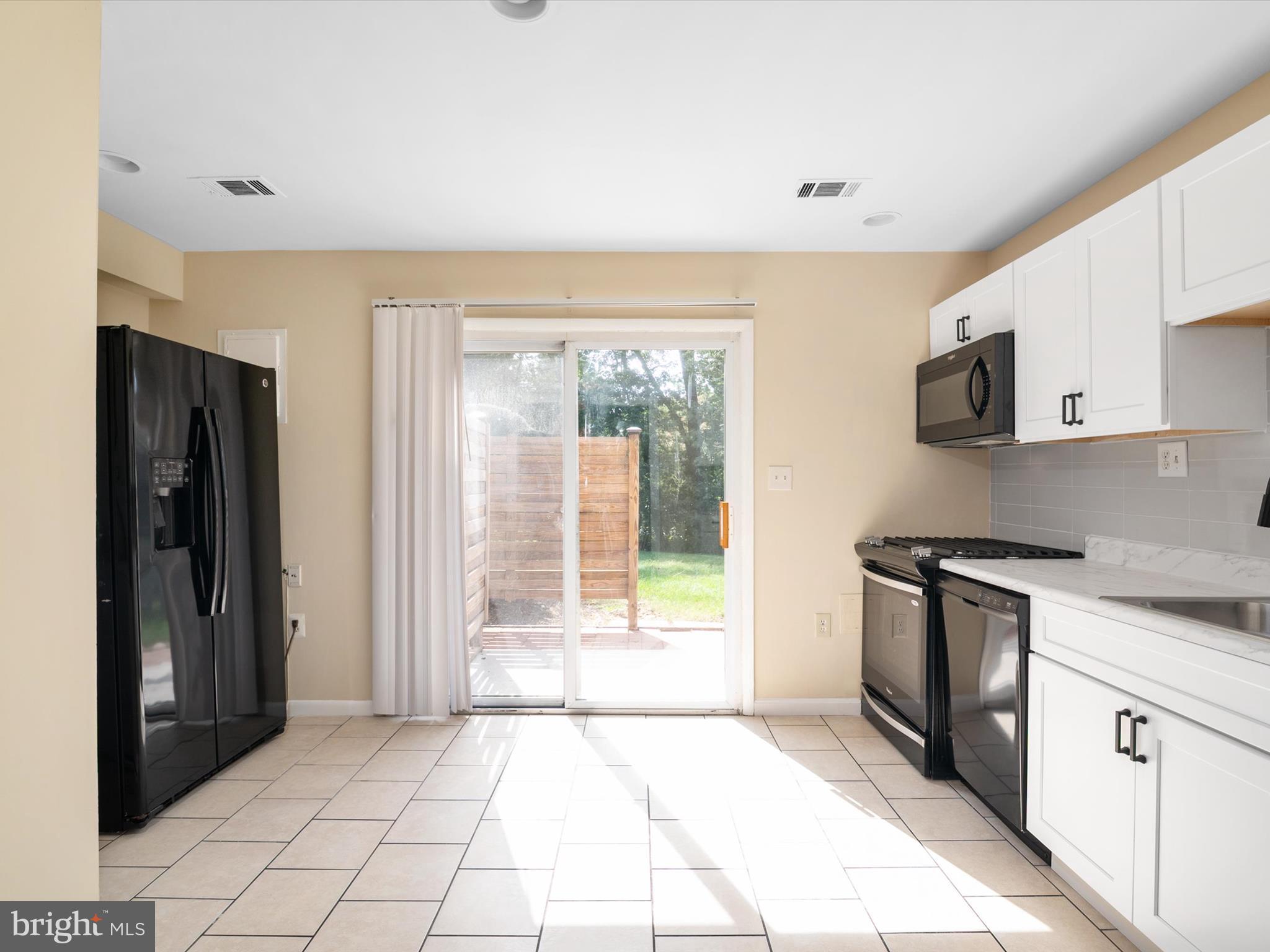 SUSSEX SQUARE CONDO - Residential