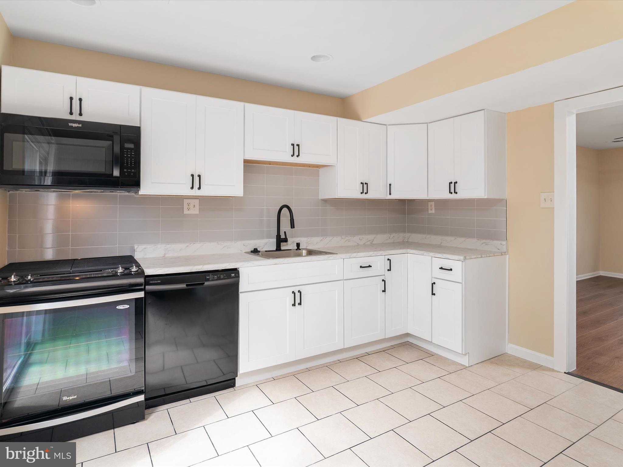 SUSSEX SQUARE CONDO - Residential