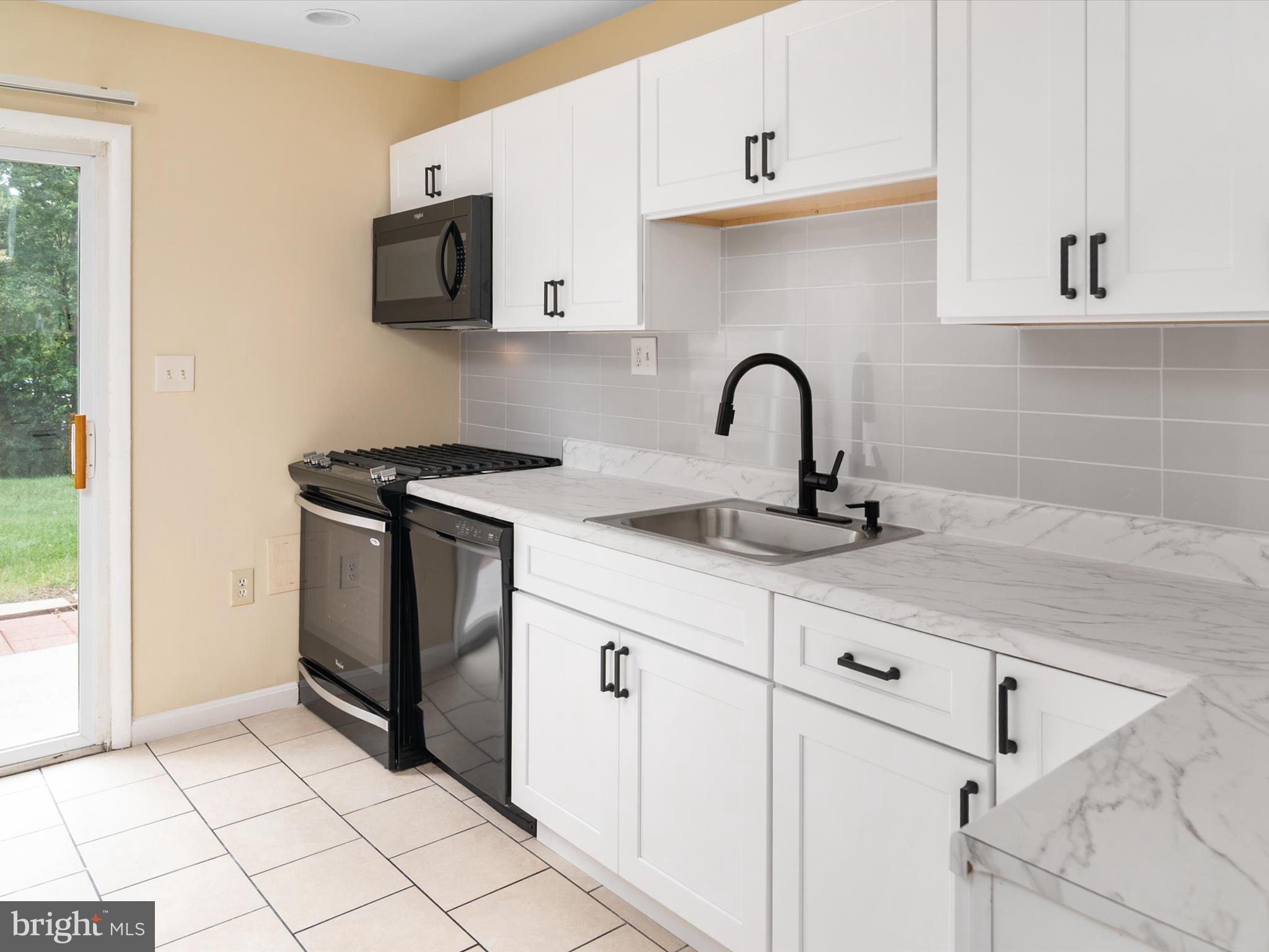 SUSSEX SQUARE CONDO - Residential