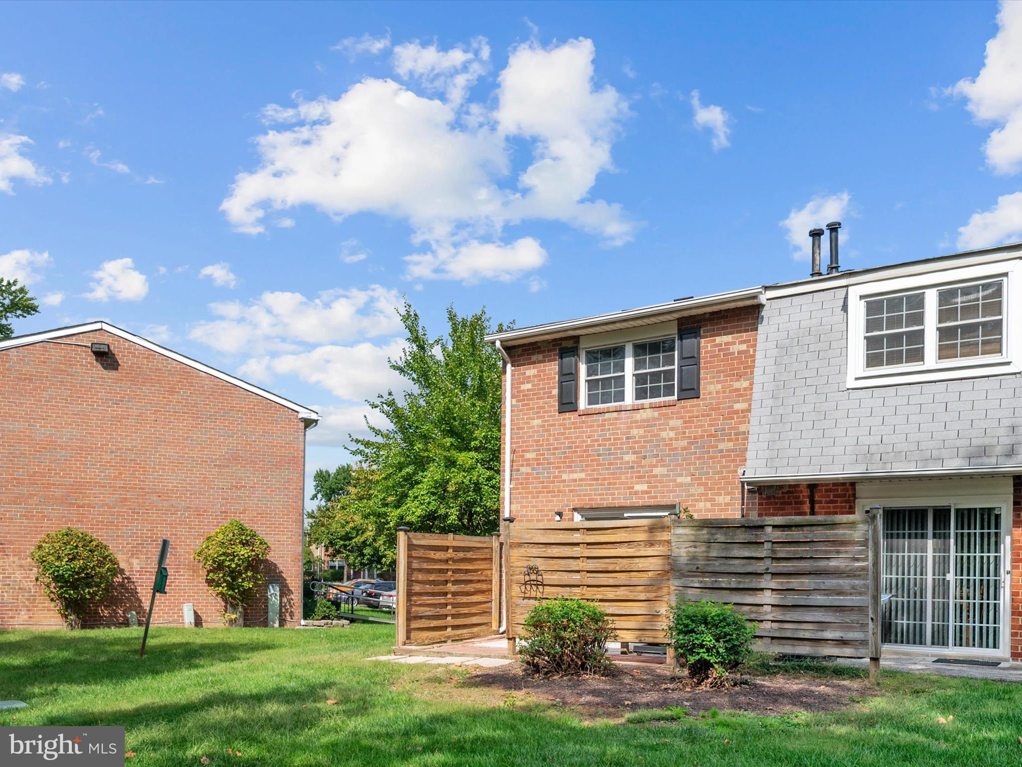 SUSSEX SQUARE CONDO - Residential