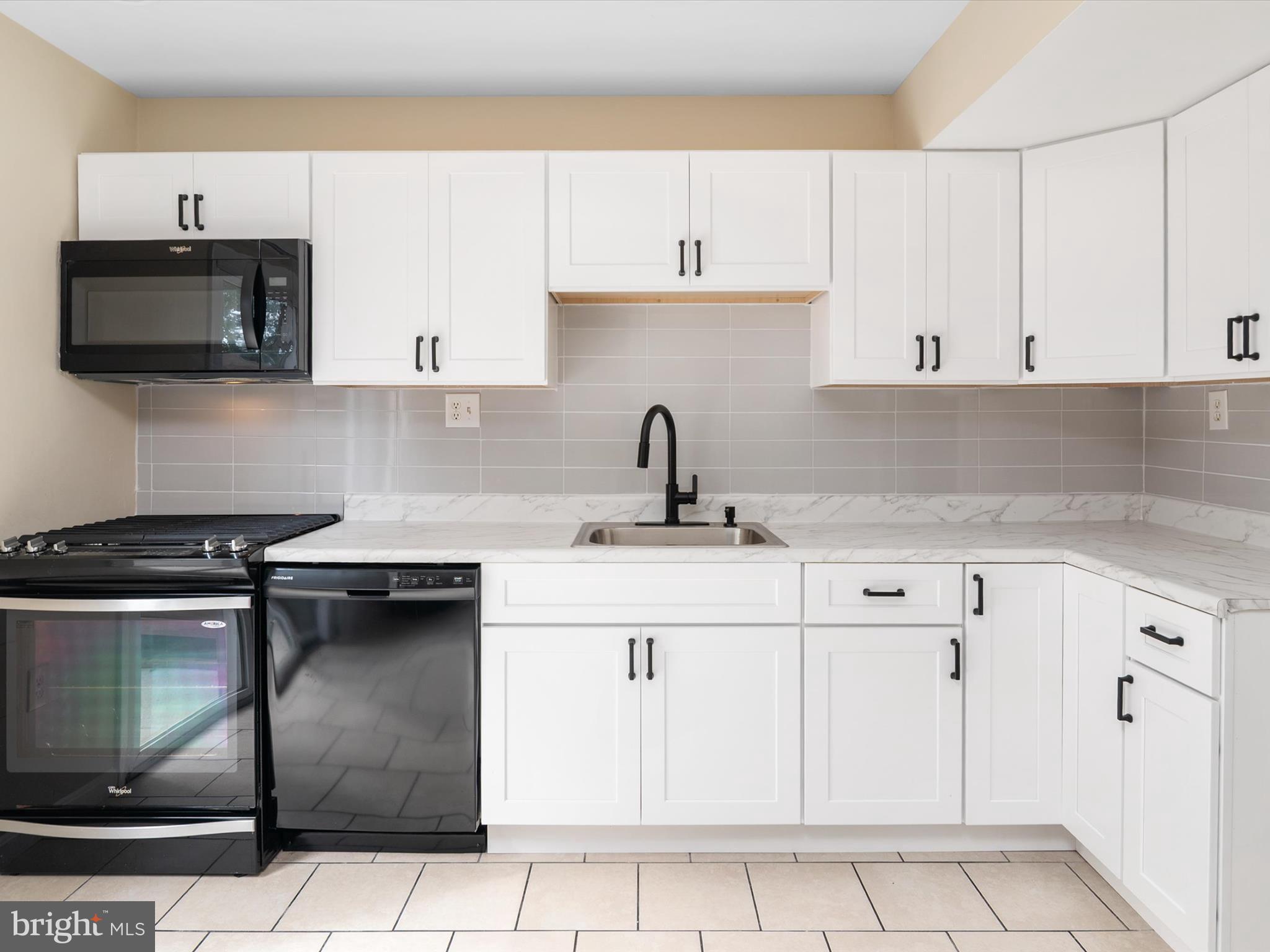 SUSSEX SQUARE CONDO - Residential