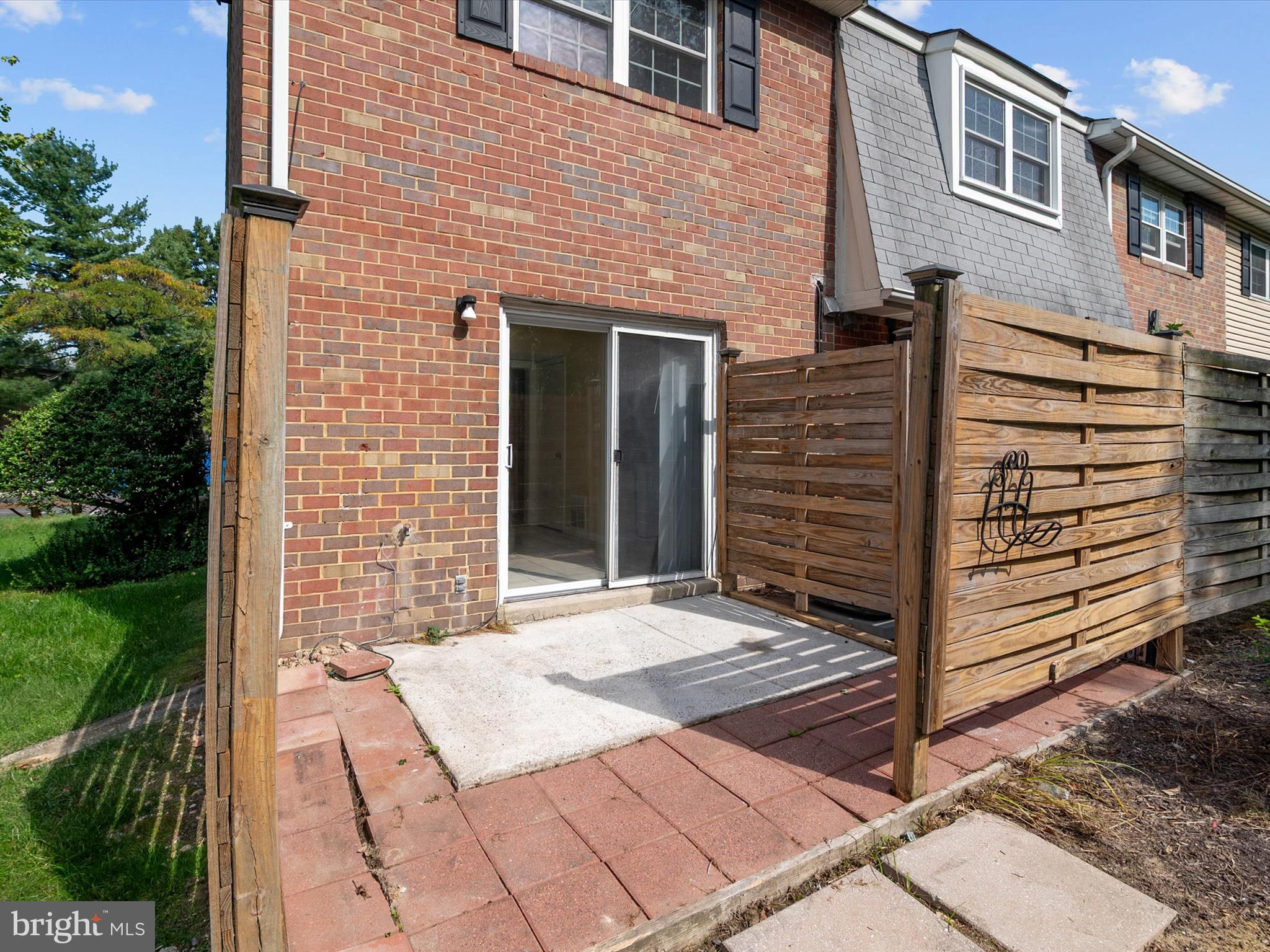 SUSSEX SQUARE CONDO - Residential