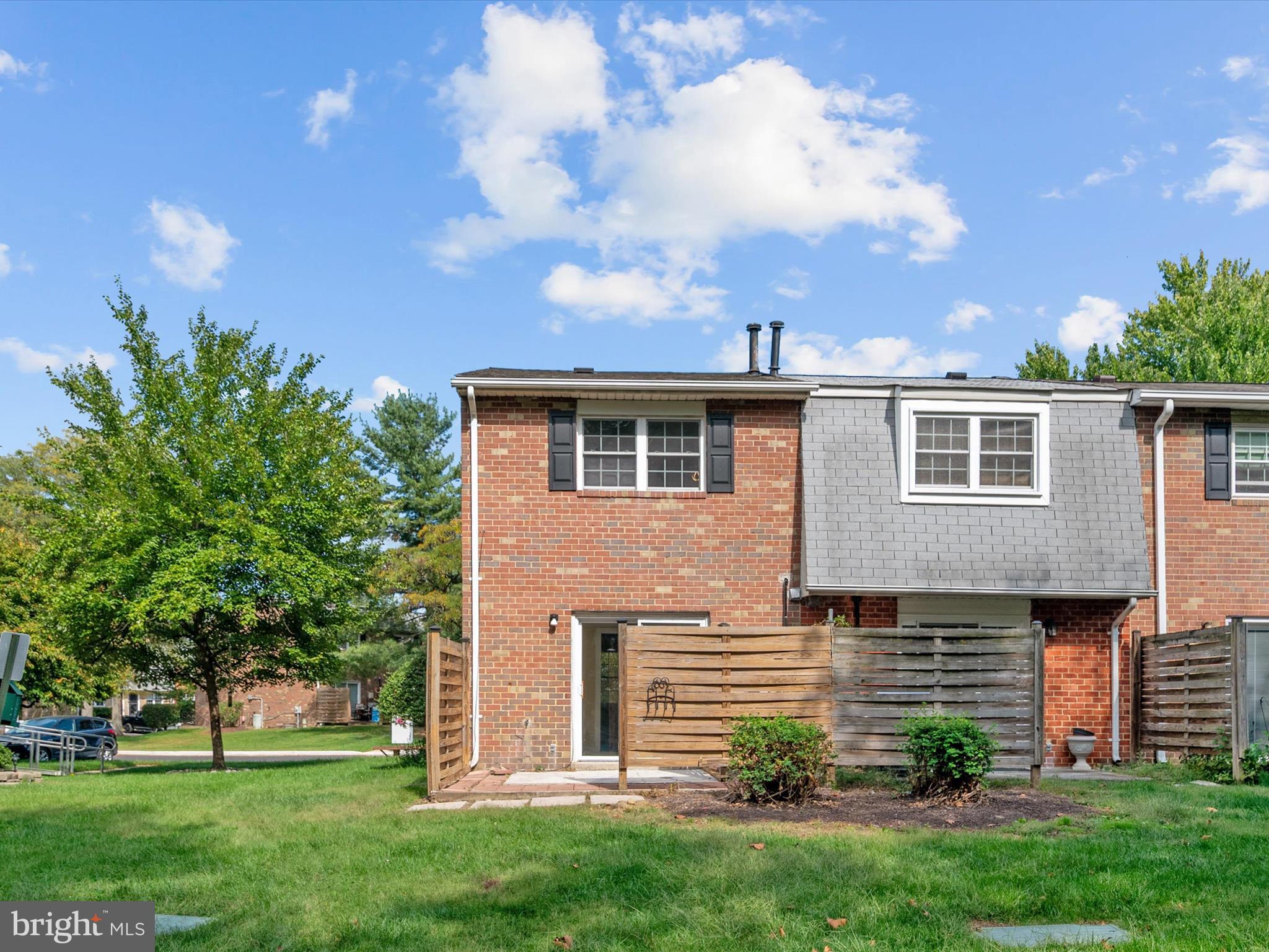 SUSSEX SQUARE CONDO - Residential