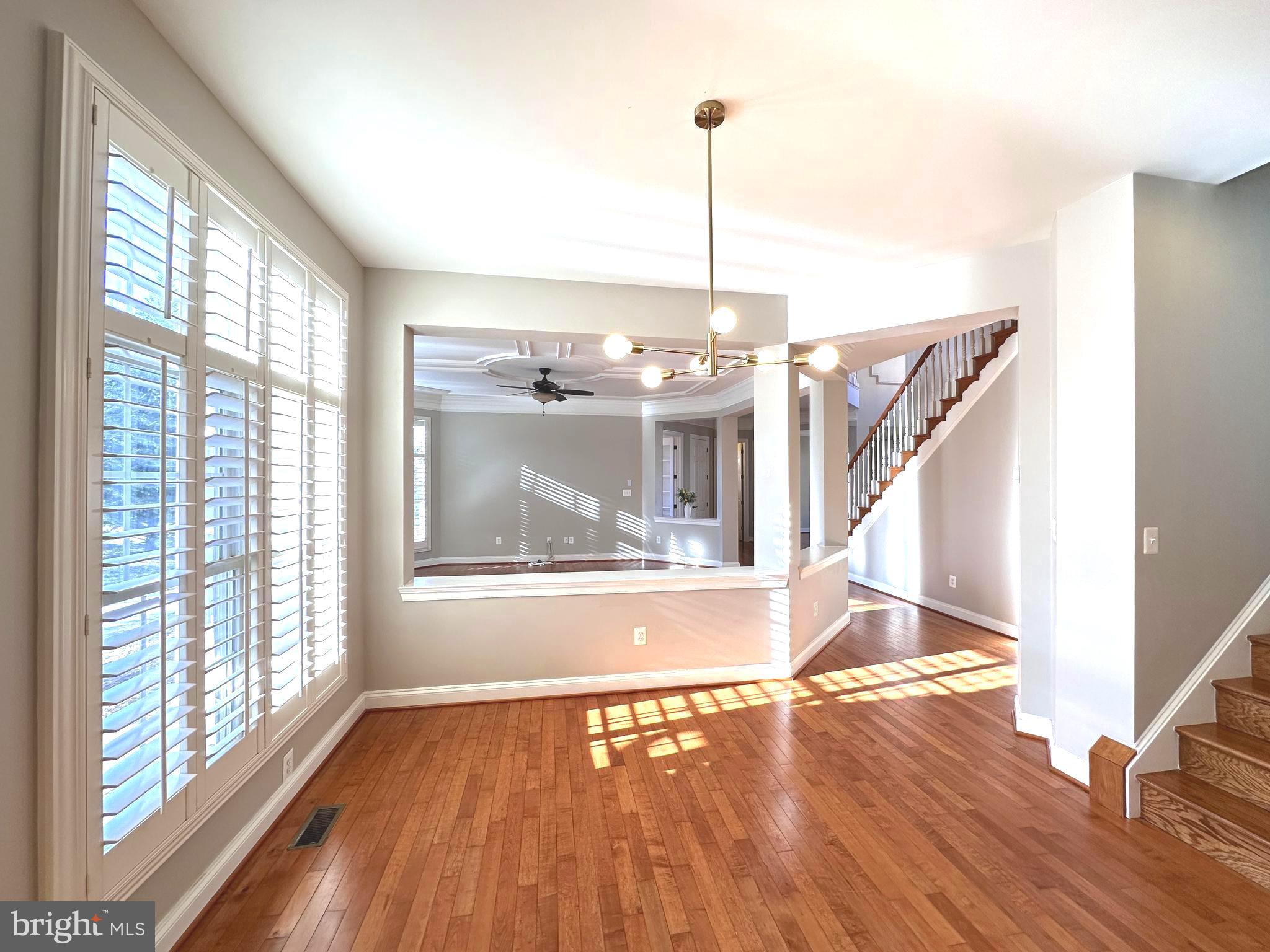 WINDSOR KNOLLS - Residential