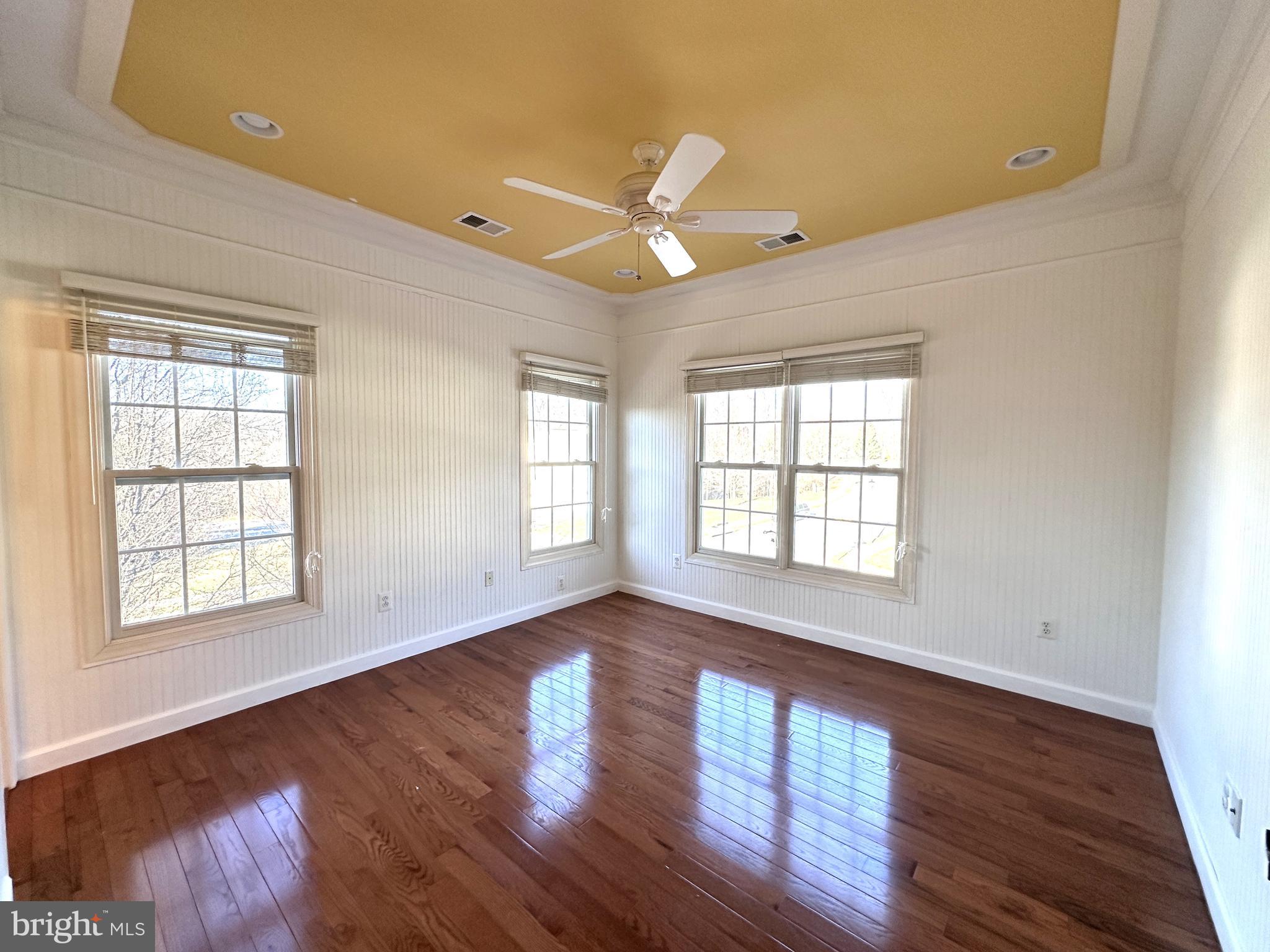 WINDSOR KNOLLS - Residential