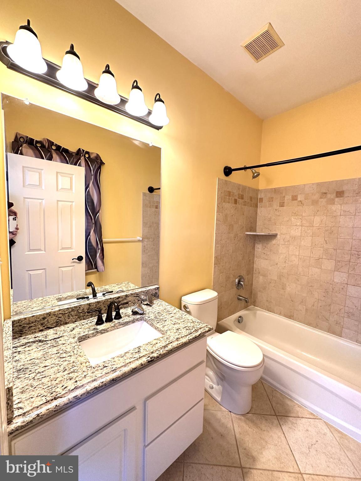 WINDSOR KNOLLS - Residential