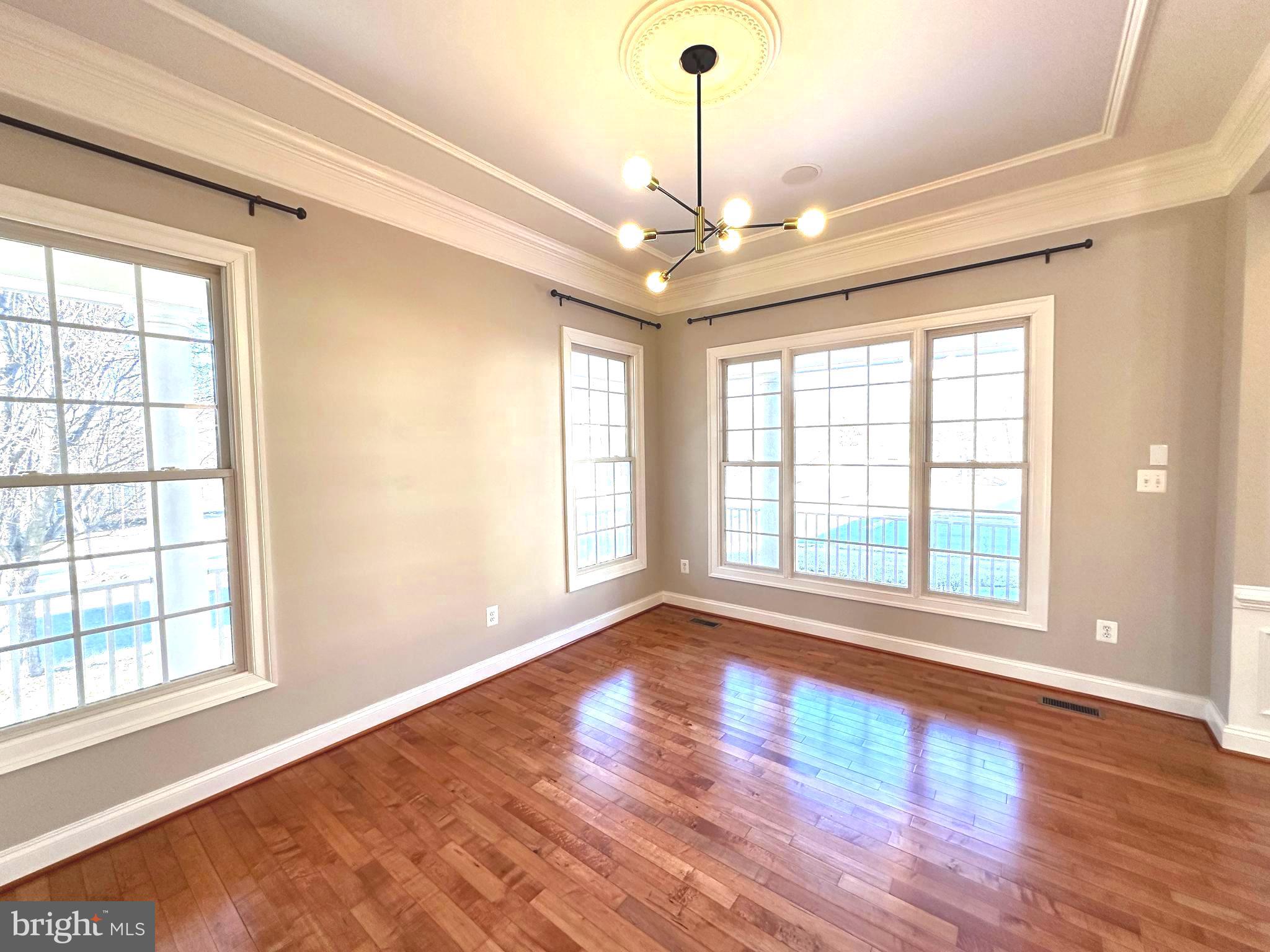 WINDSOR KNOLLS - Residential