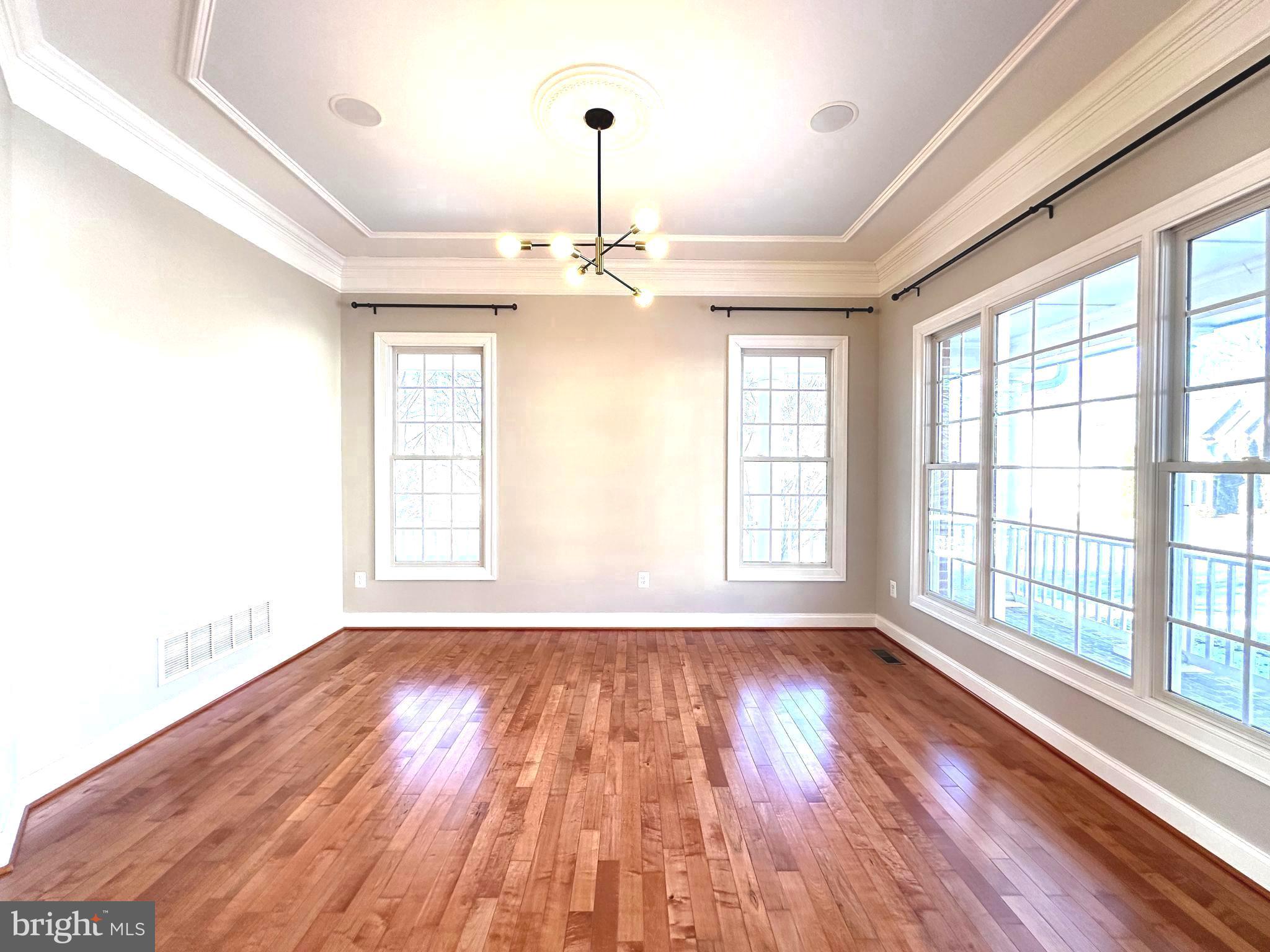 WINDSOR KNOLLS - Residential