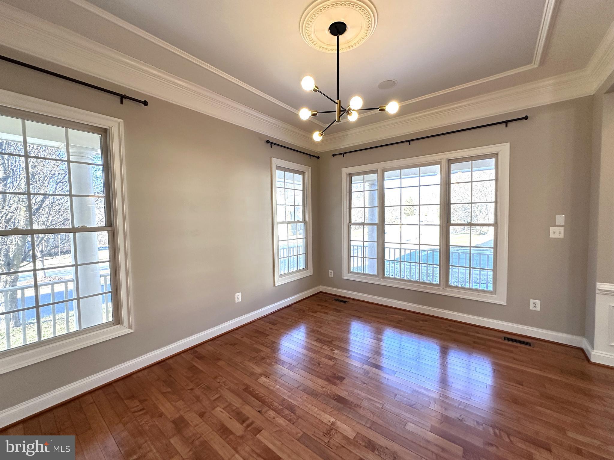 WINDSOR KNOLLS - Residential