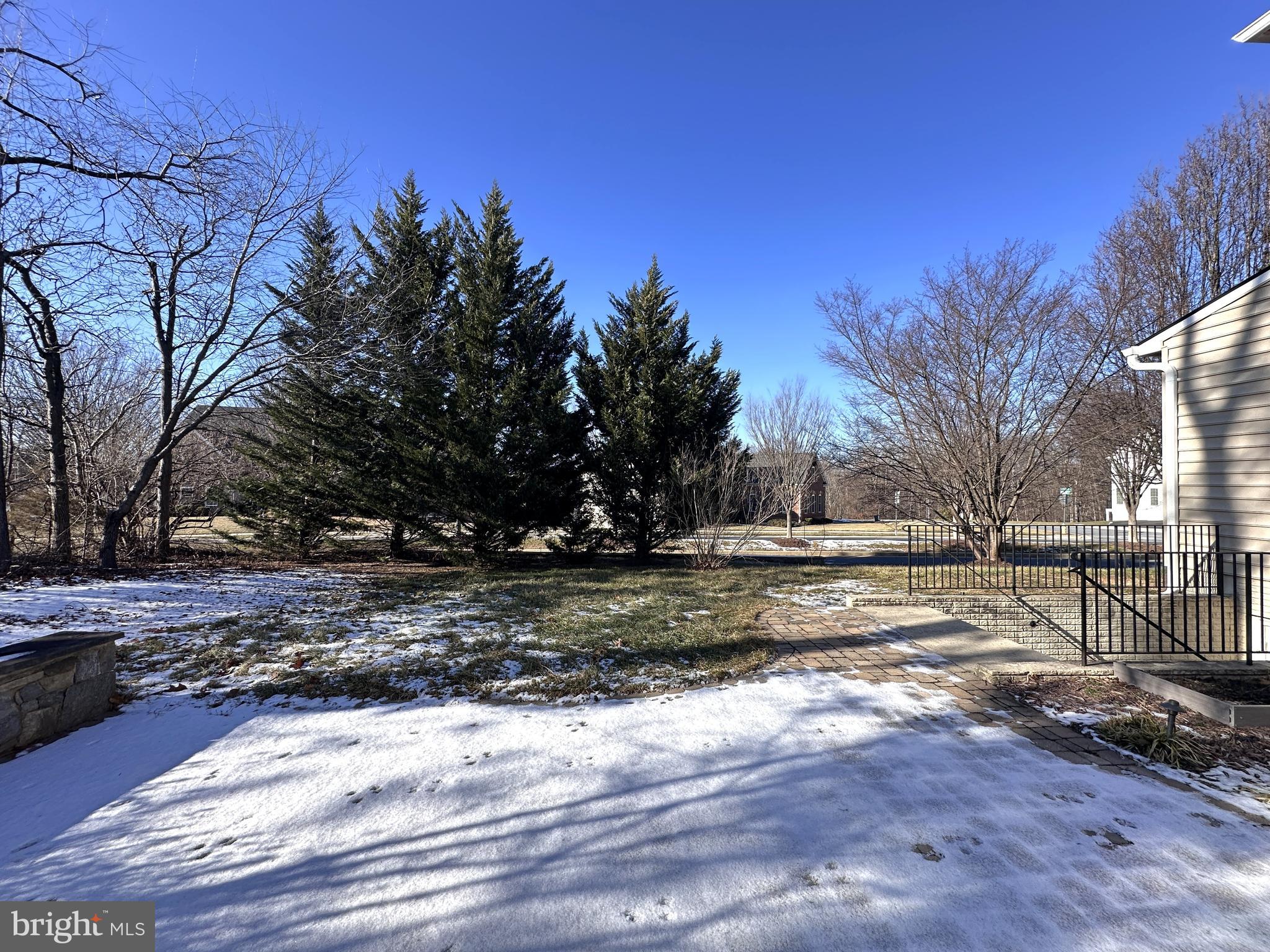 WINDSOR KNOLLS - Residential