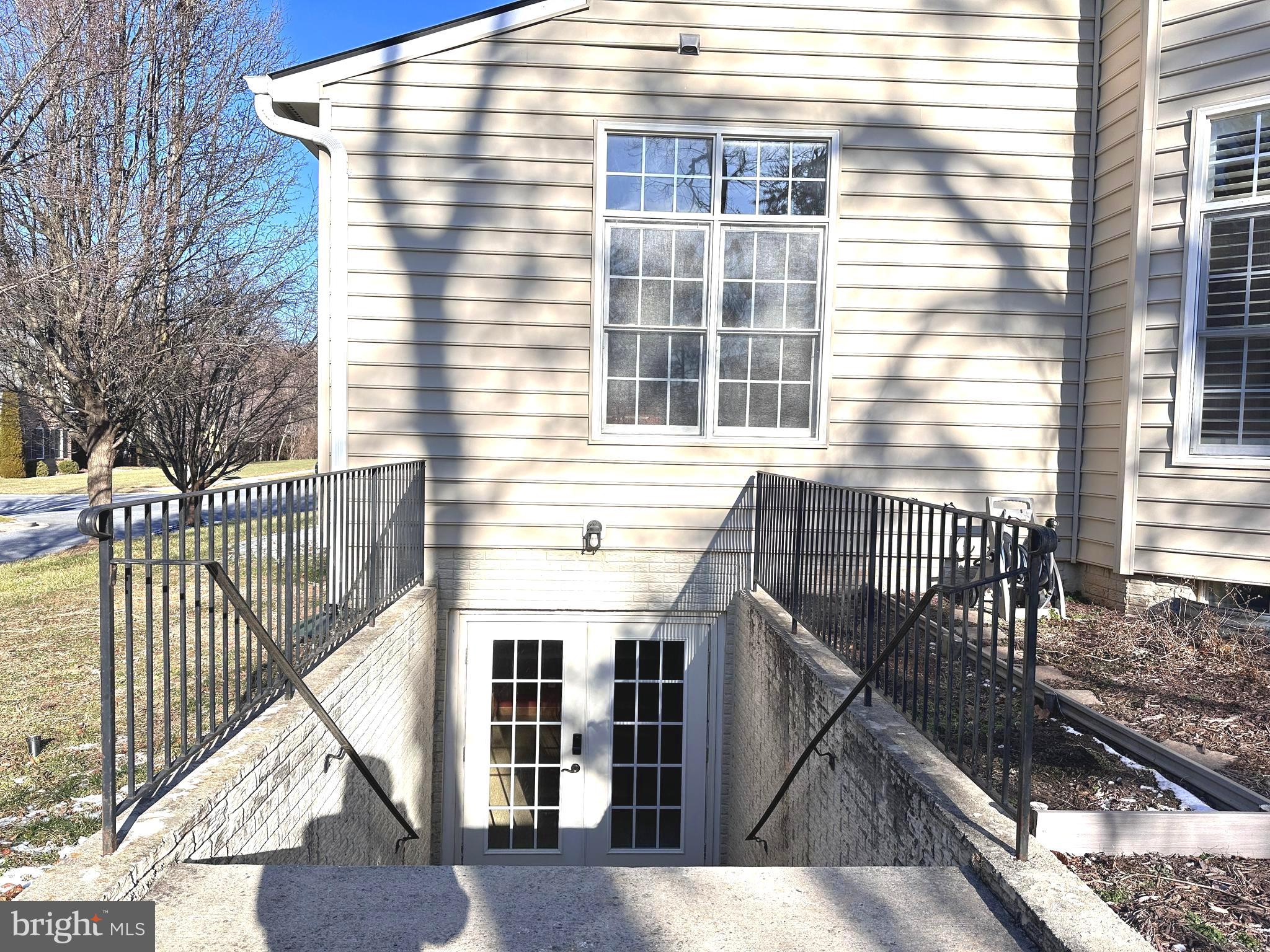 WINDSOR KNOLLS - Residential