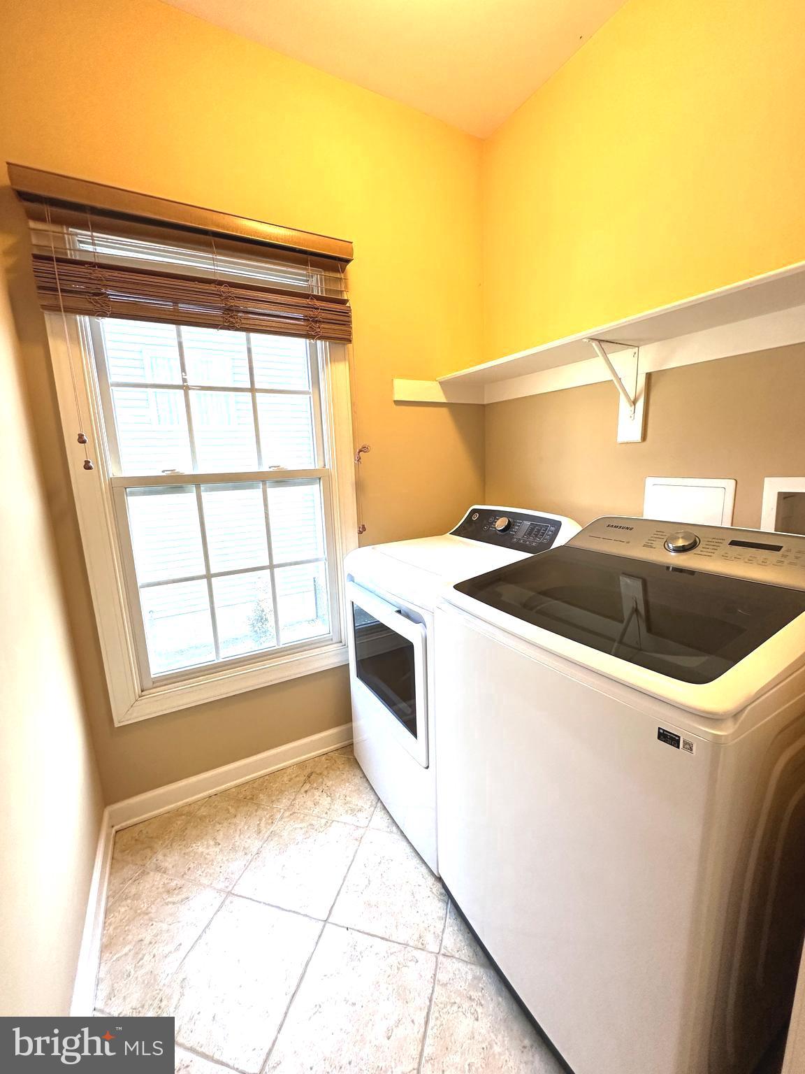 WINDSOR KNOLLS - Residential