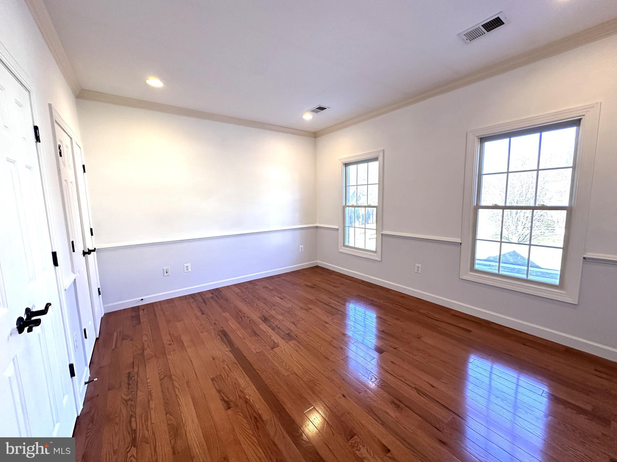 WINDSOR KNOLLS - Residential