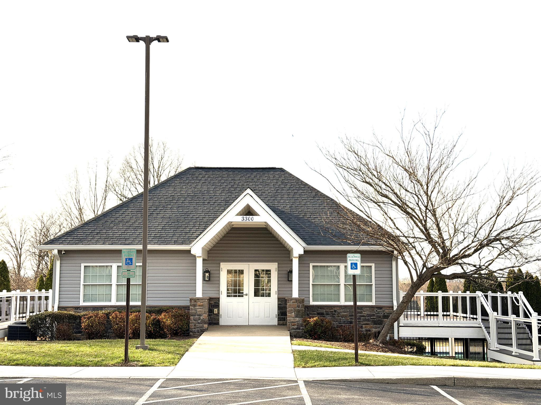 WINDSOR KNOLLS - Residential