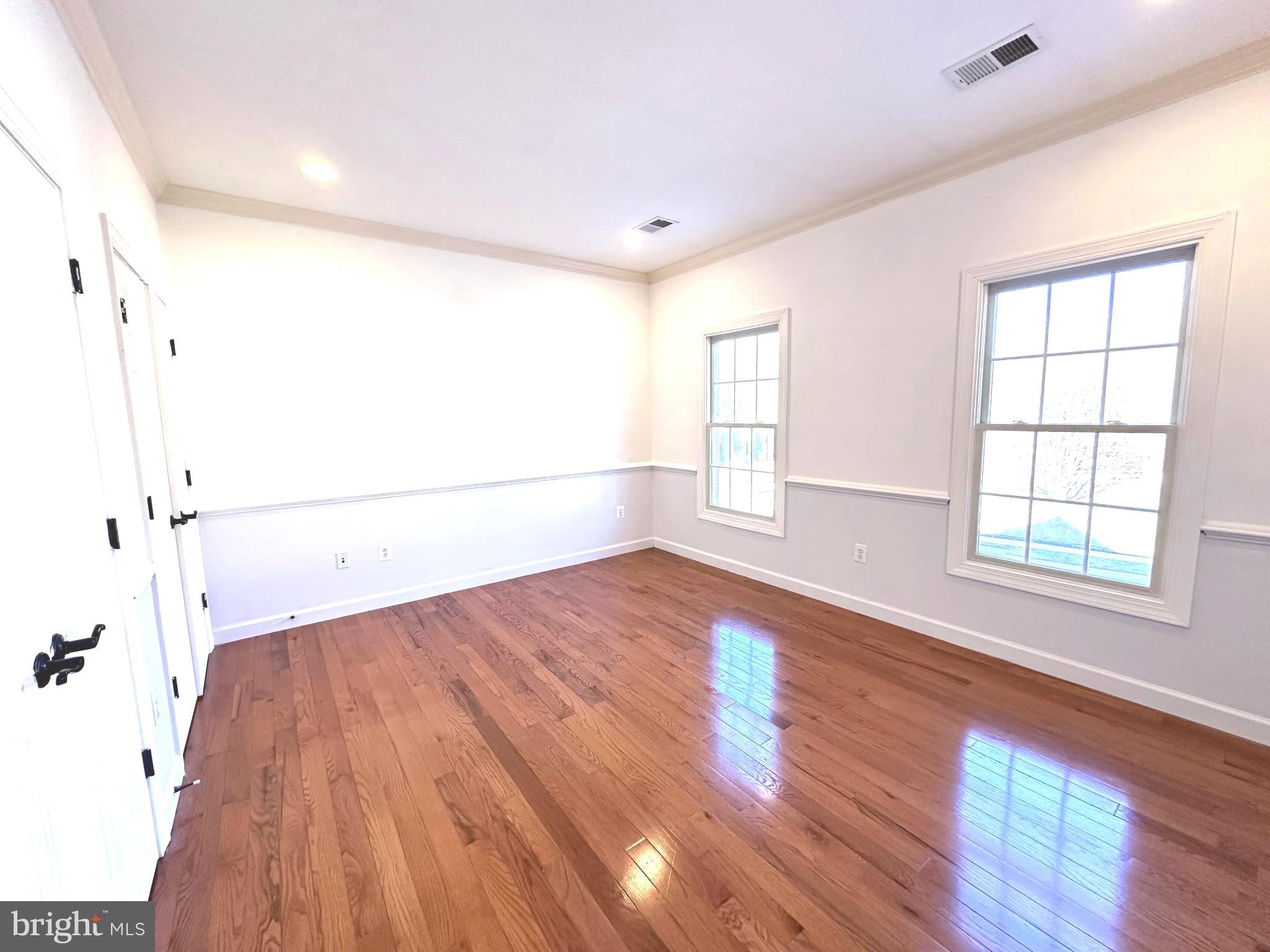 WINDSOR KNOLLS - Residential