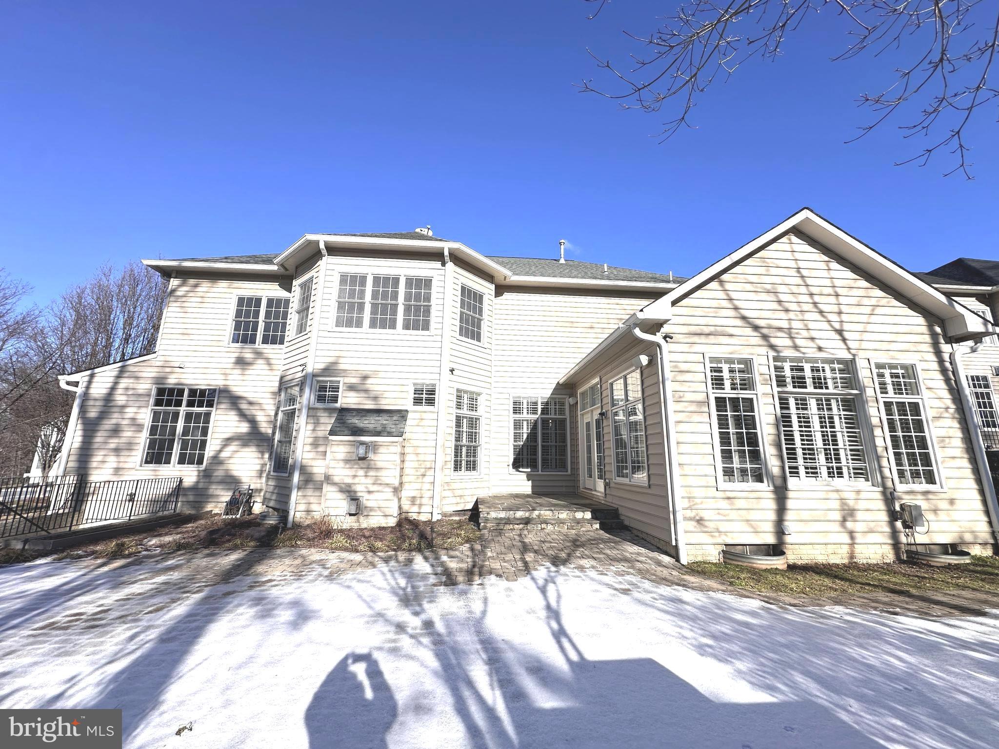 WINDSOR KNOLLS - Residential