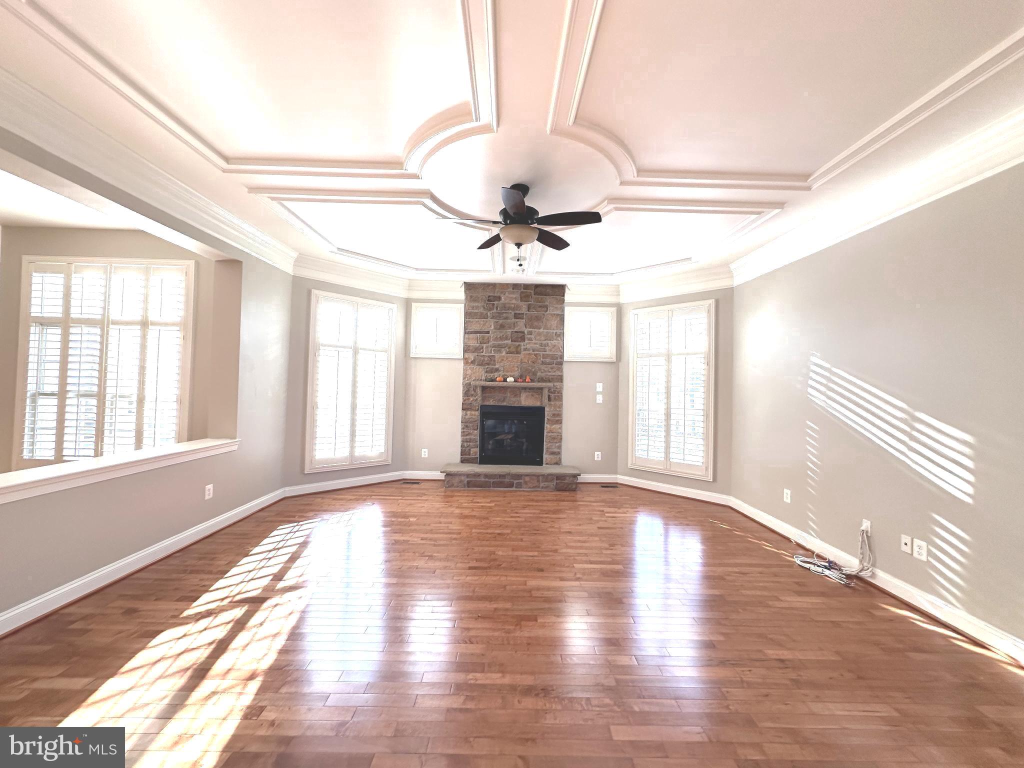 WINDSOR KNOLLS - Residential