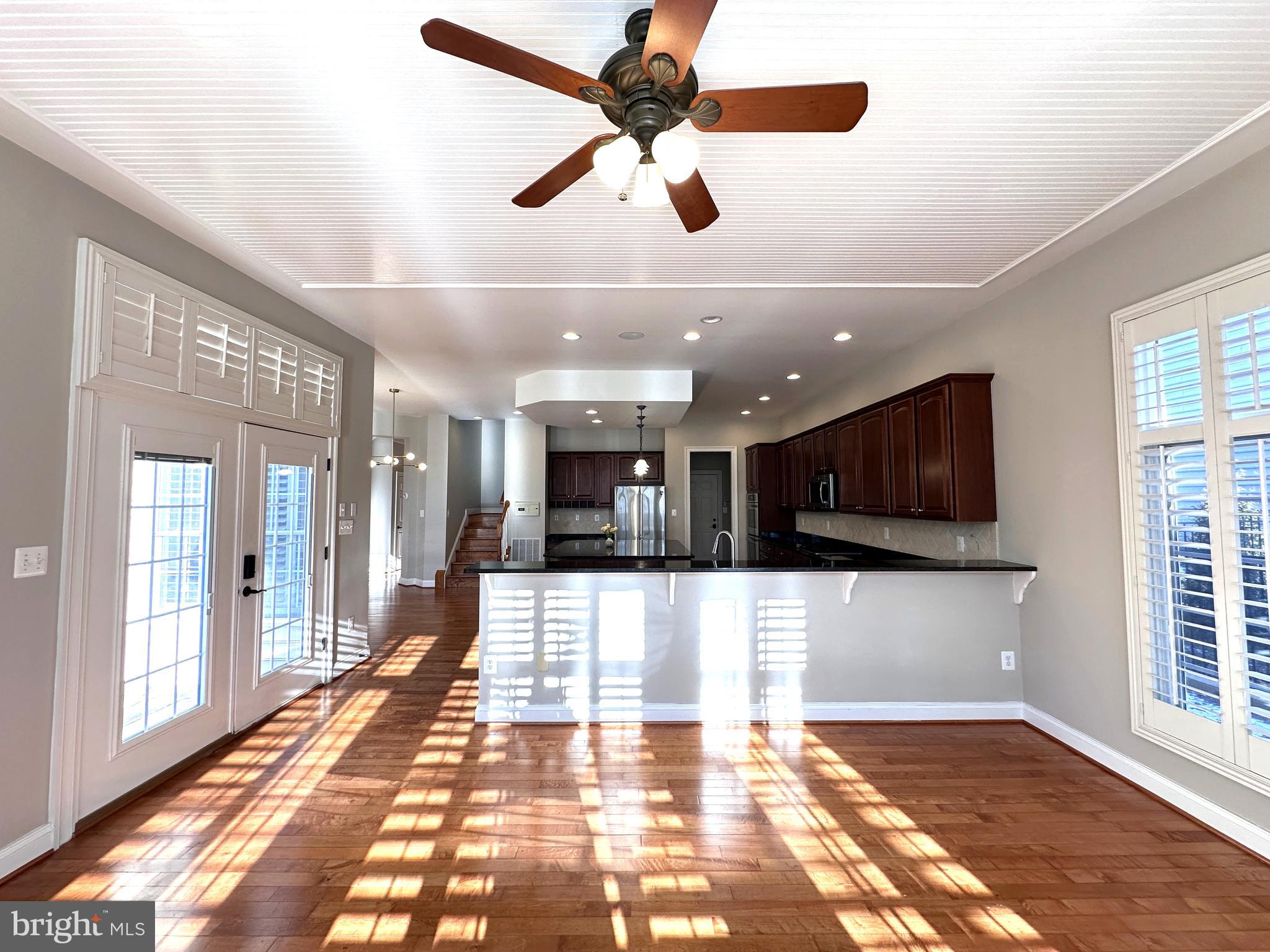 WINDSOR KNOLLS - Residential