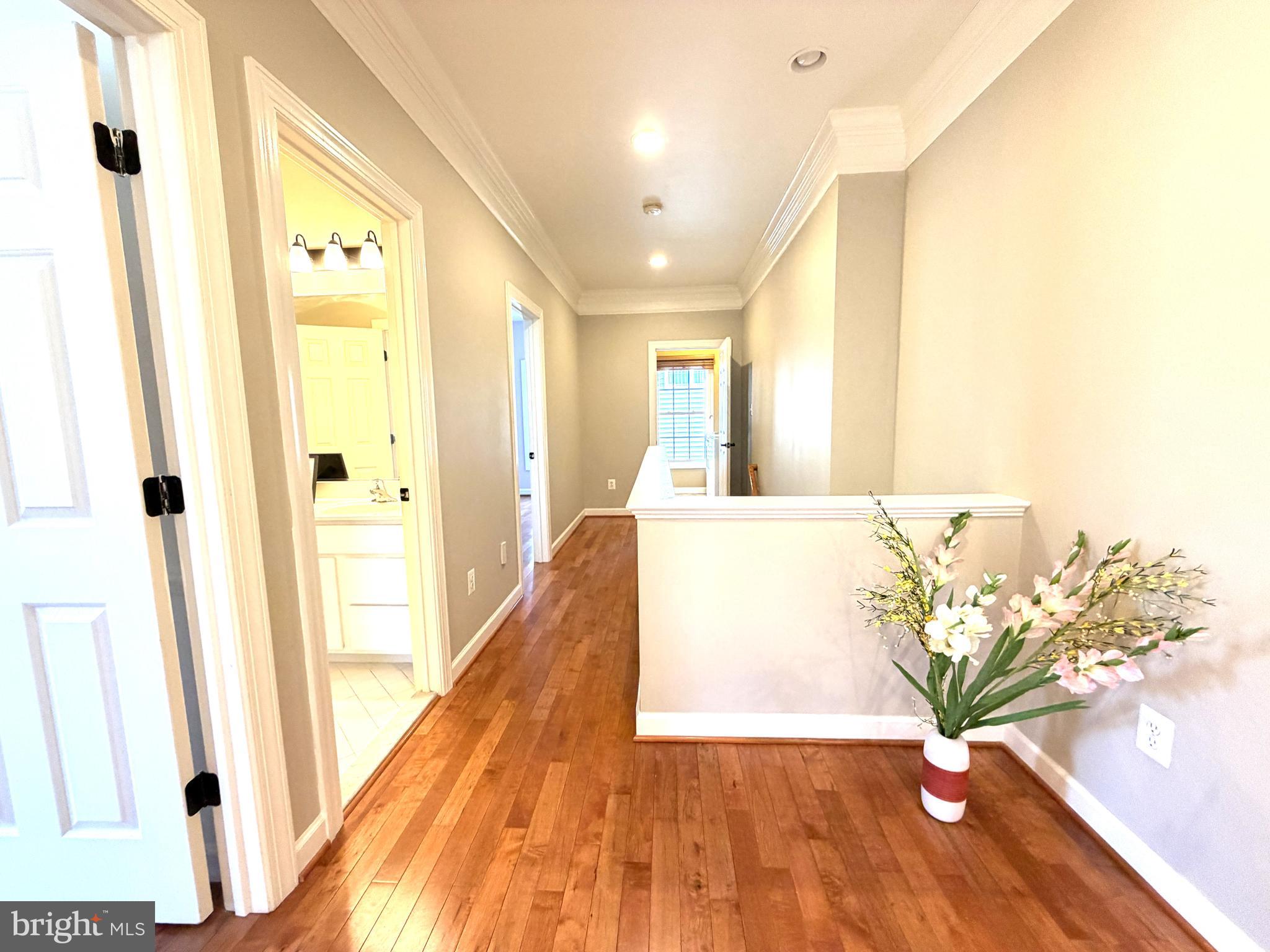 WINDSOR KNOLLS - Residential