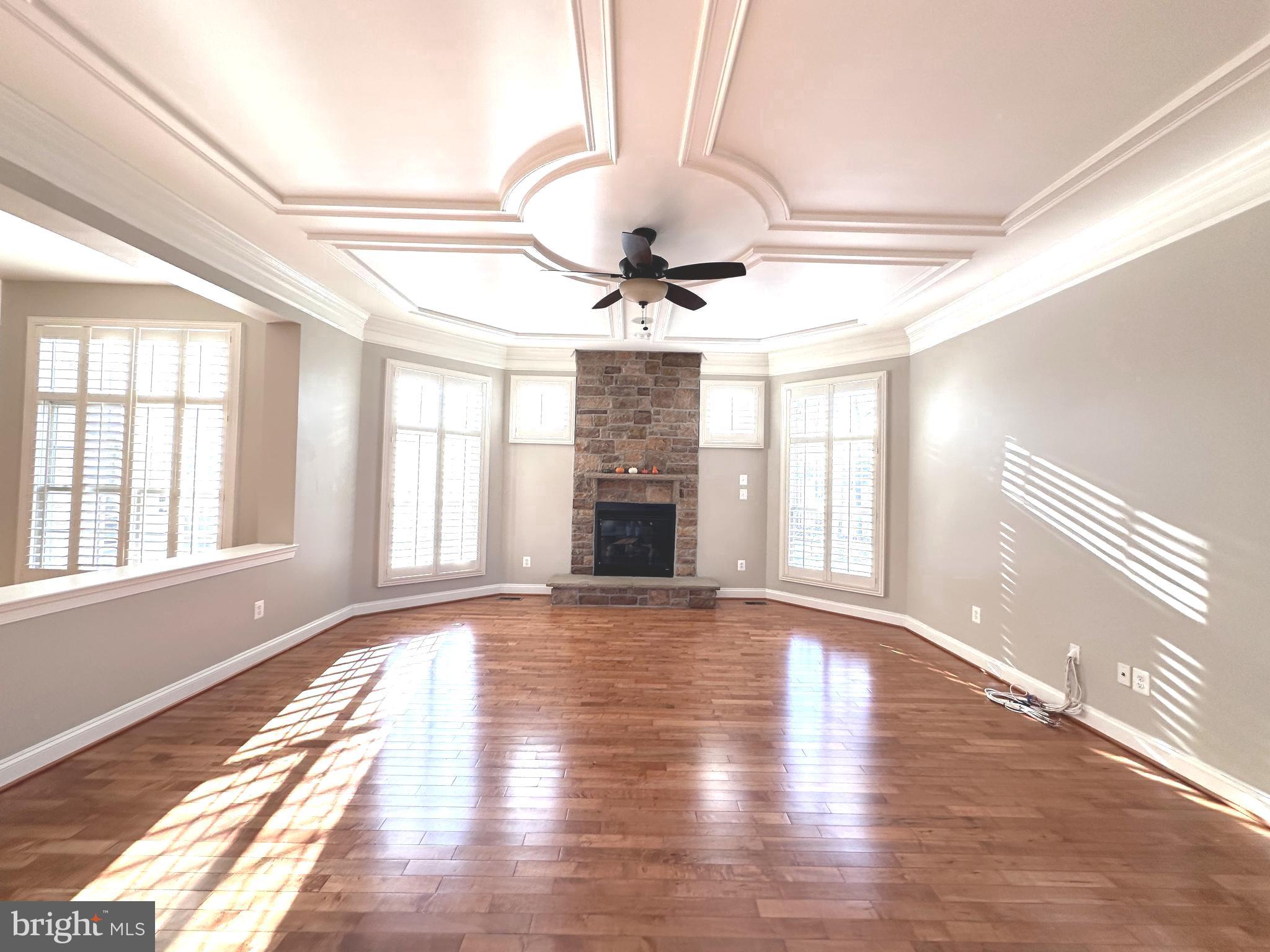 WINDSOR KNOLLS - Residential