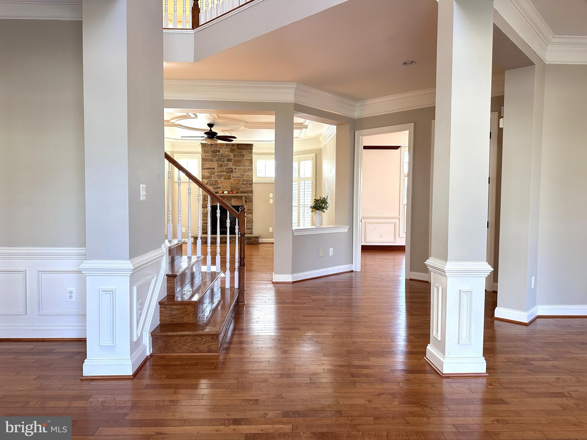 WINDSOR KNOLLS - Residential