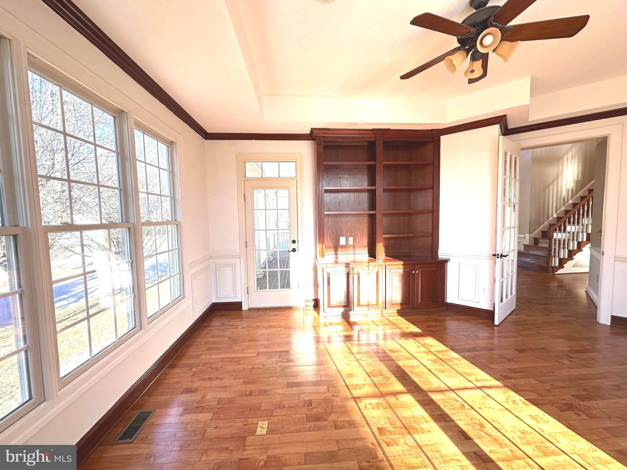 WINDSOR KNOLLS - Residential