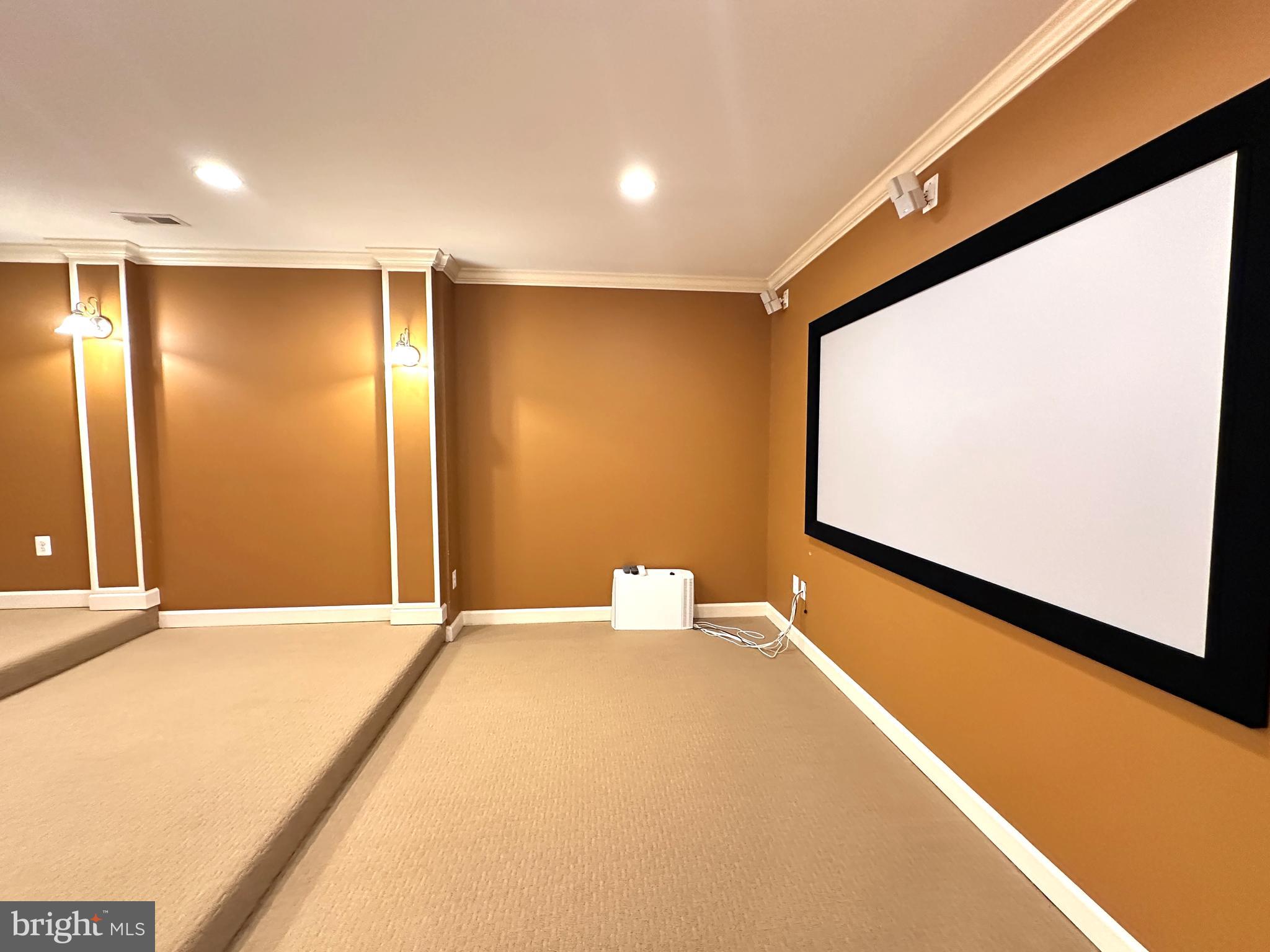 WINDSOR KNOLLS - Residential