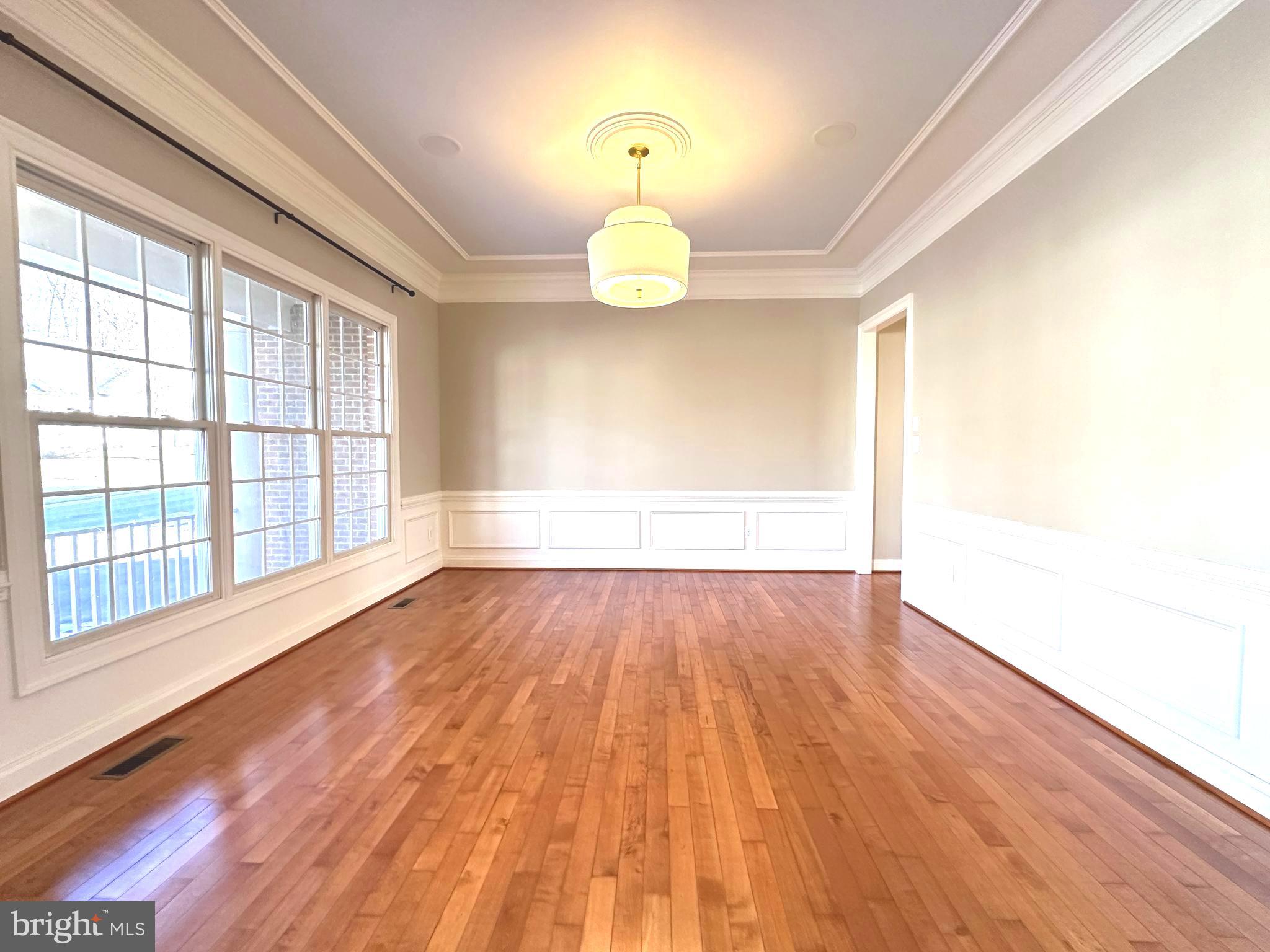 WINDSOR KNOLLS - Residential